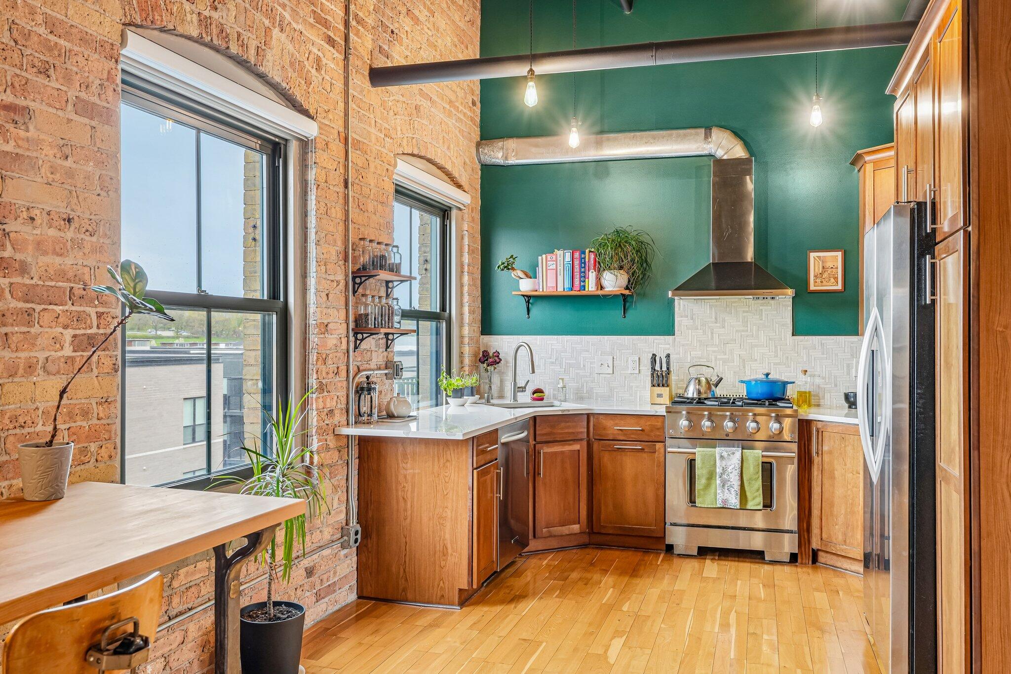 1818 N Water St Unit: 504