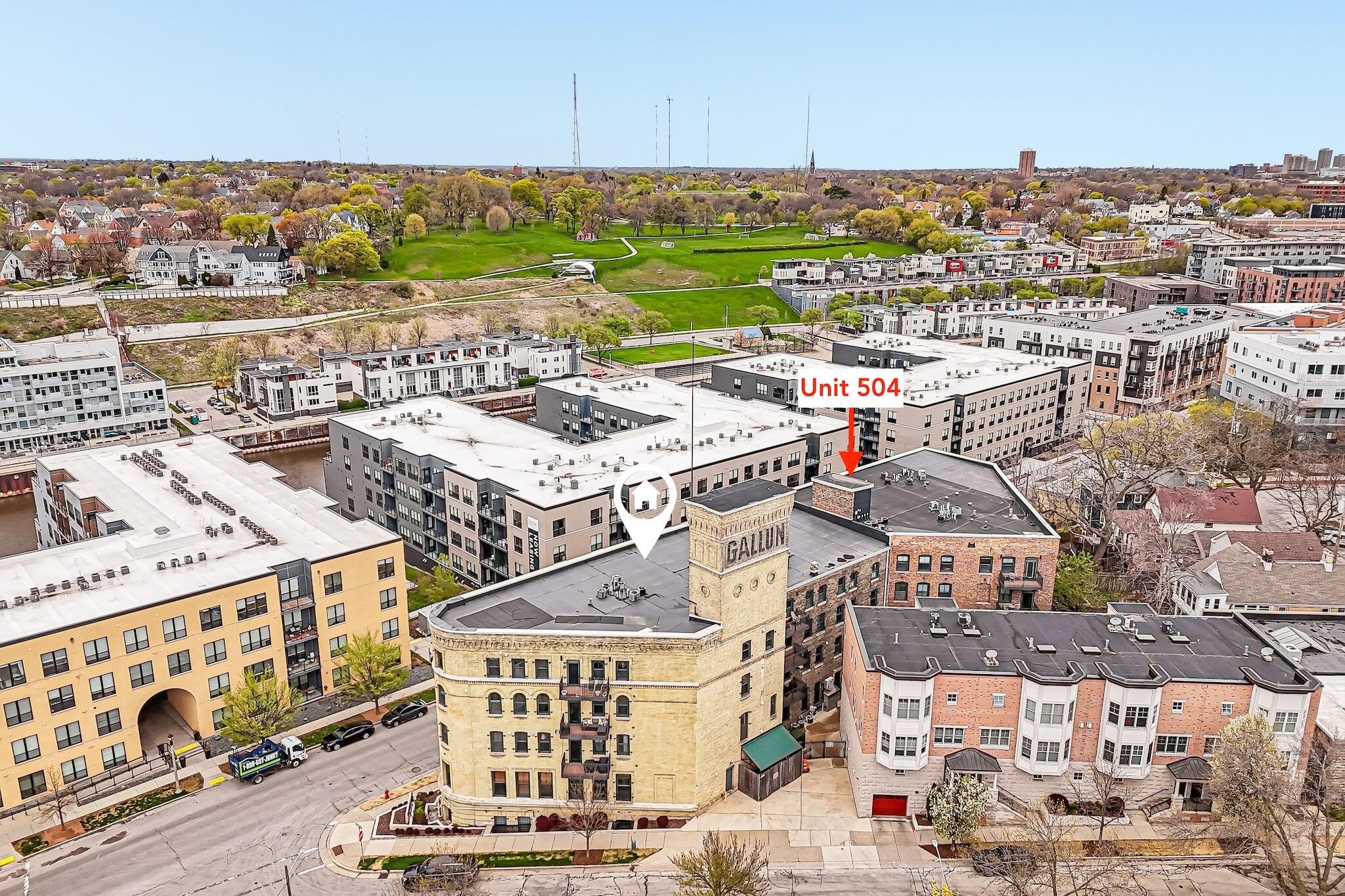 1818 N Water St Unit: 504
