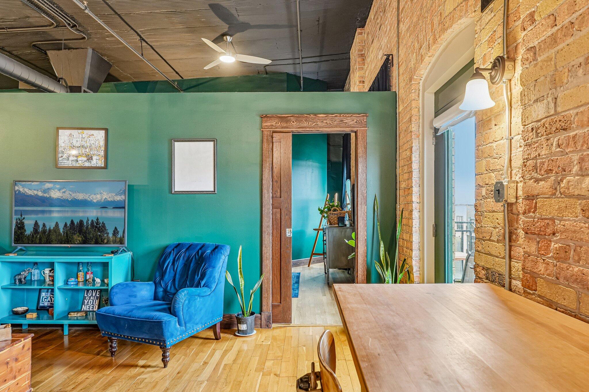 1818 N Water St Unit: 504