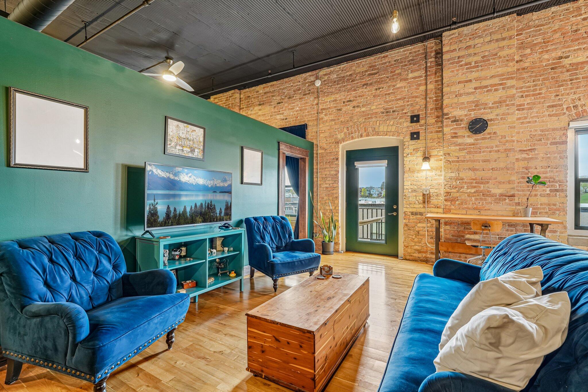 1818 N Water St Unit: 504