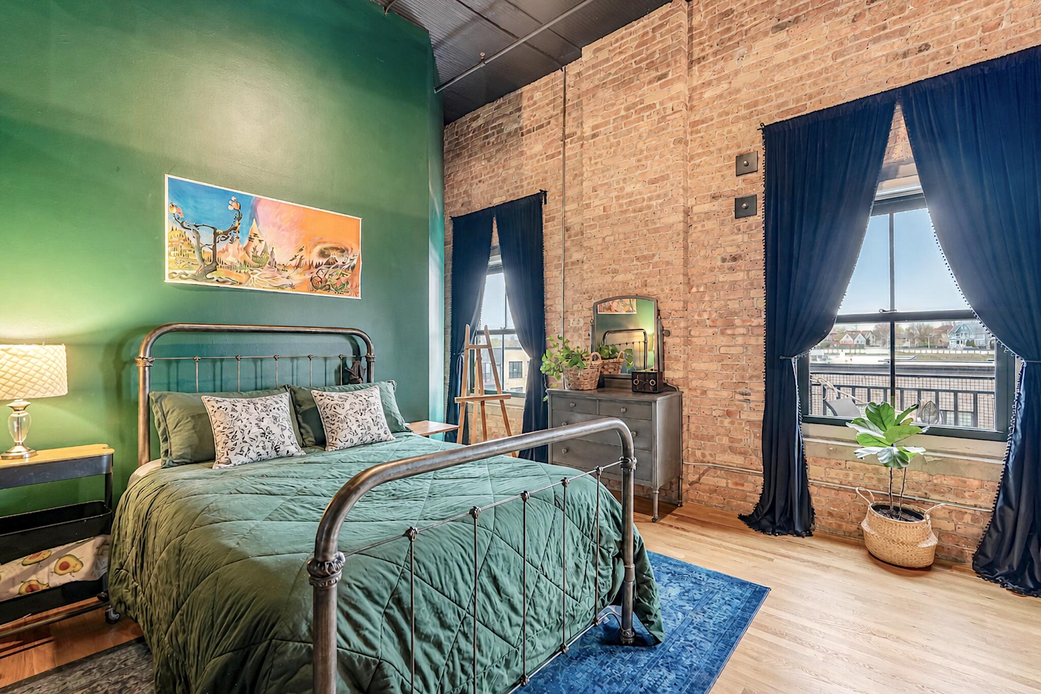 1818 N Water St Unit: 504