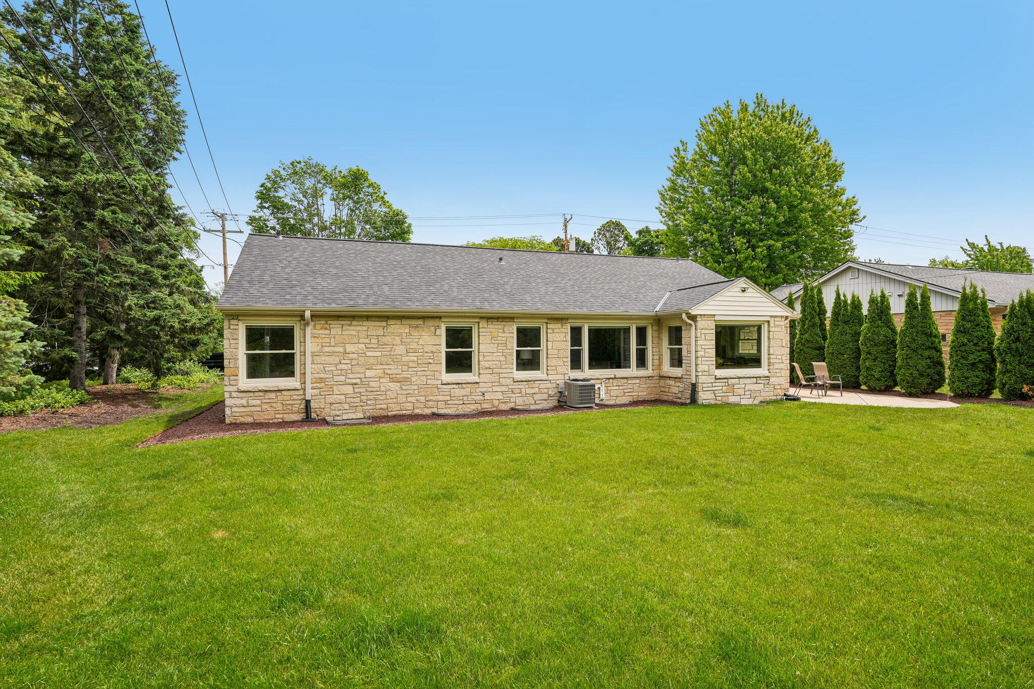 6421 N Lake Dr