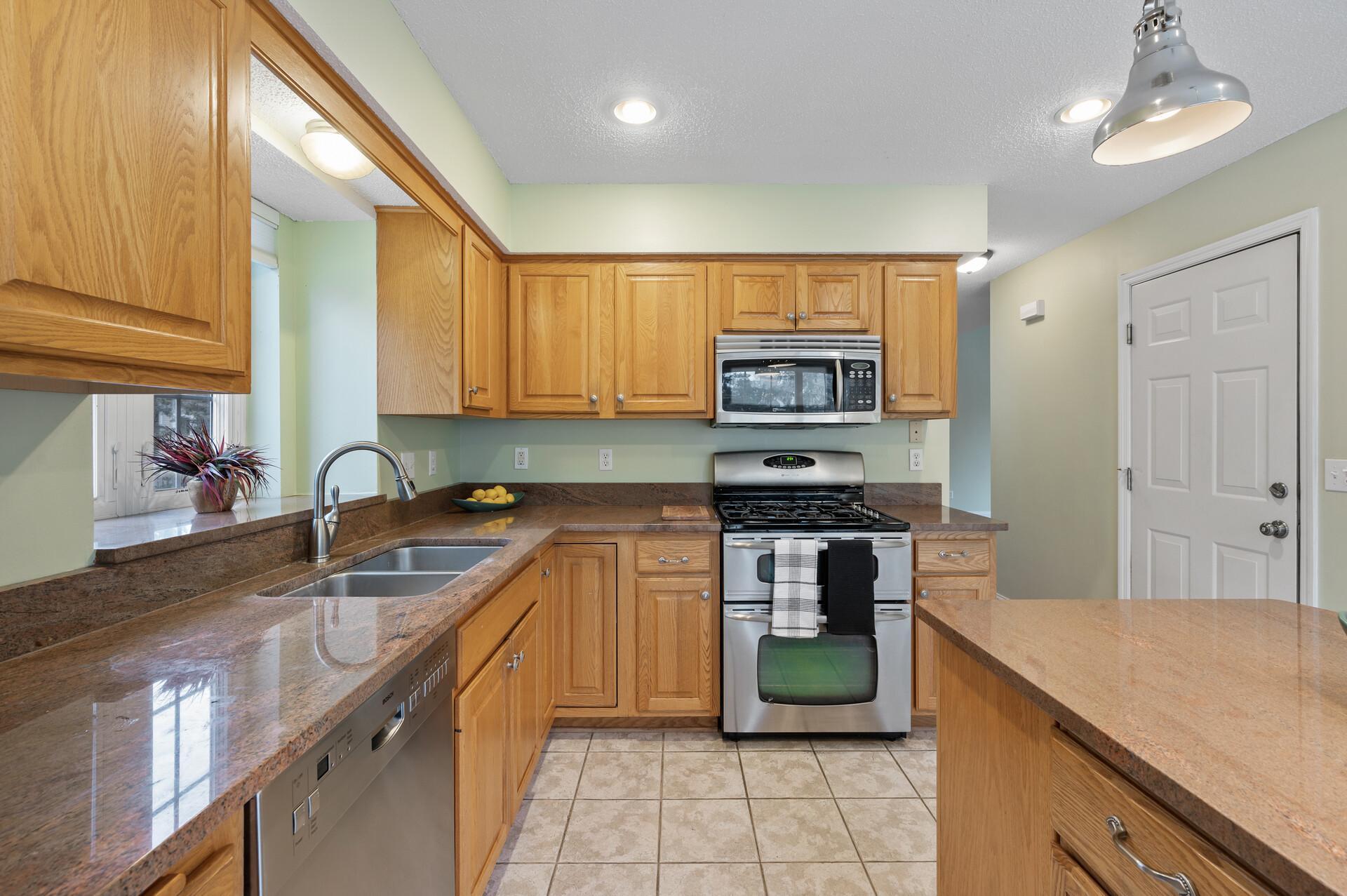 15675 25th Circle N Unit: A