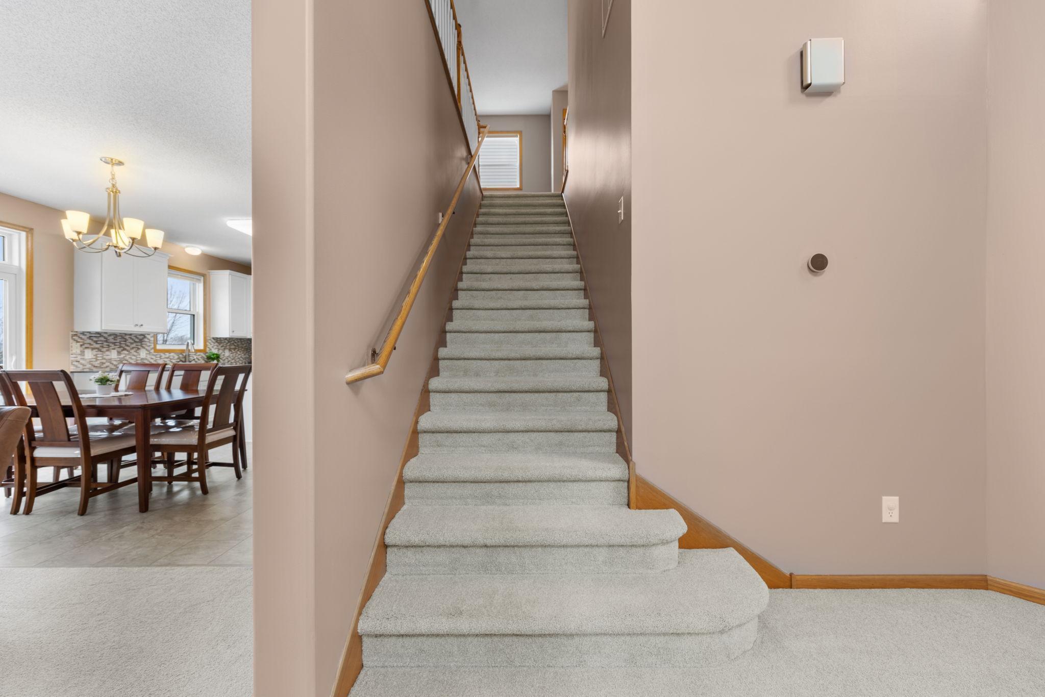 6709 Urbandale Lane N