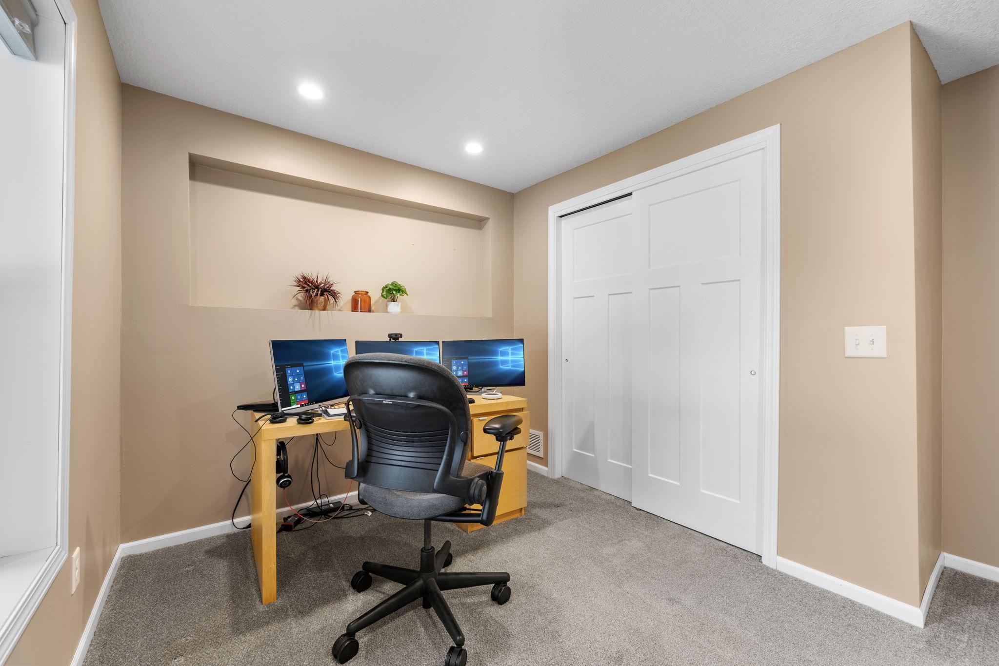 6709 Urbandale Lane N