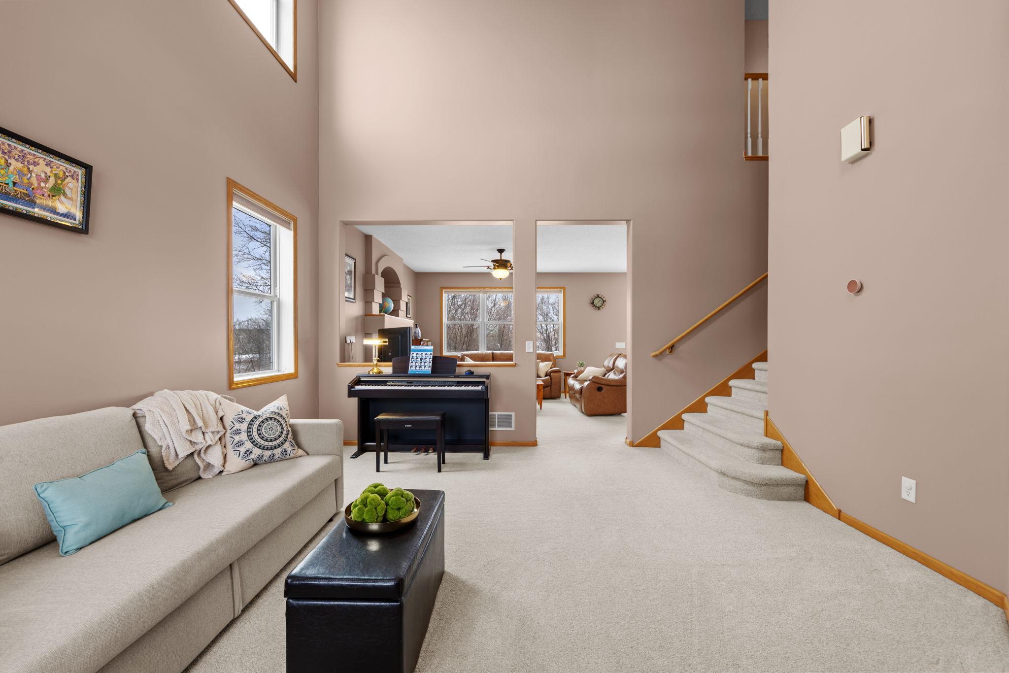 6709 Urbandale Lane N