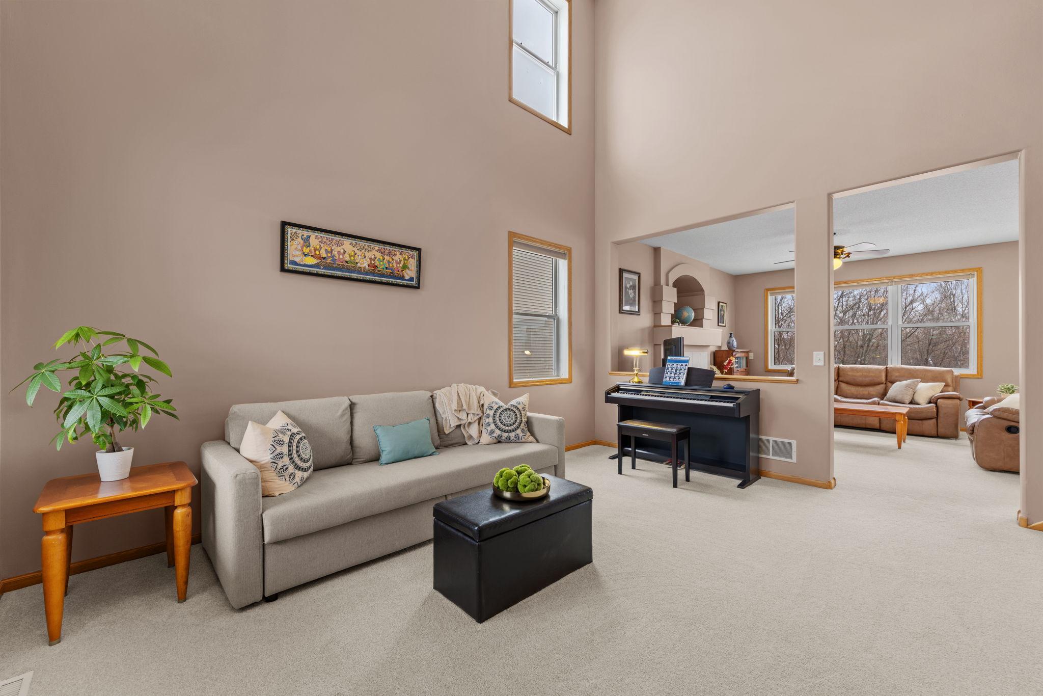 6709 Urbandale Lane N