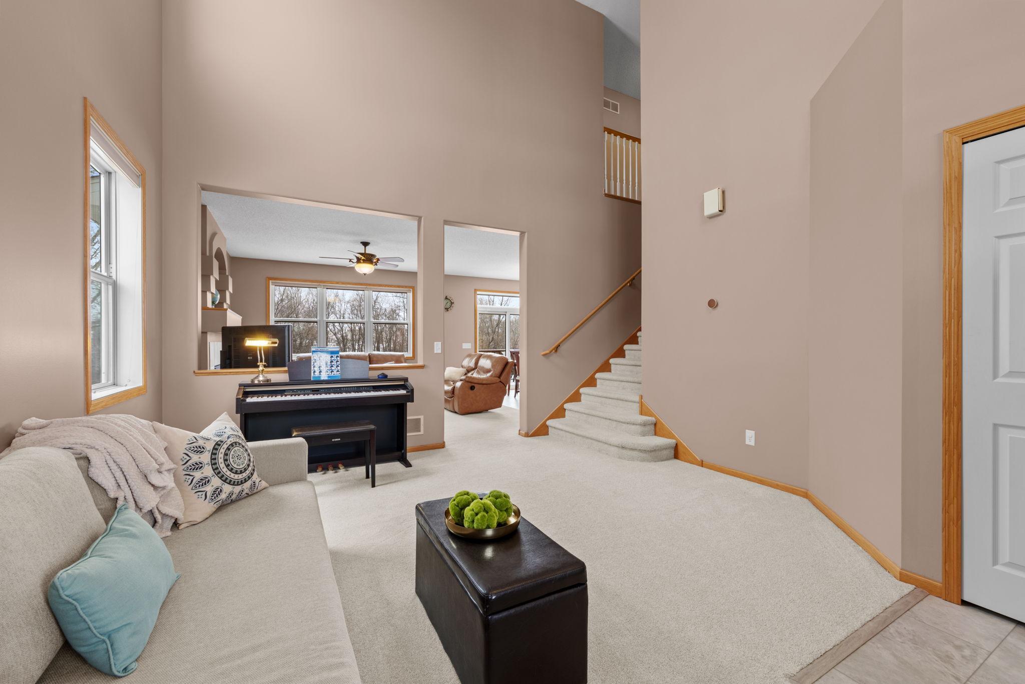 6709 Urbandale Lane N