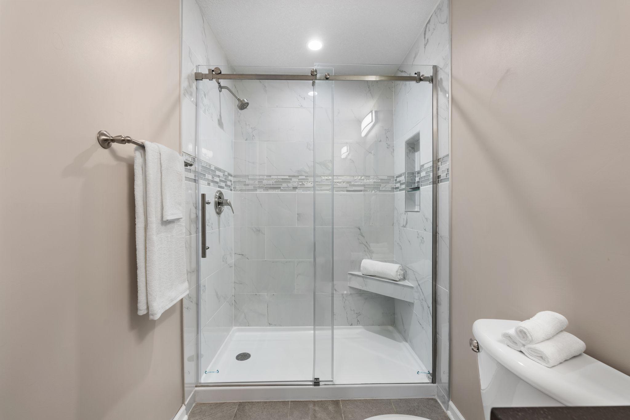 6709 Urbandale Lane N