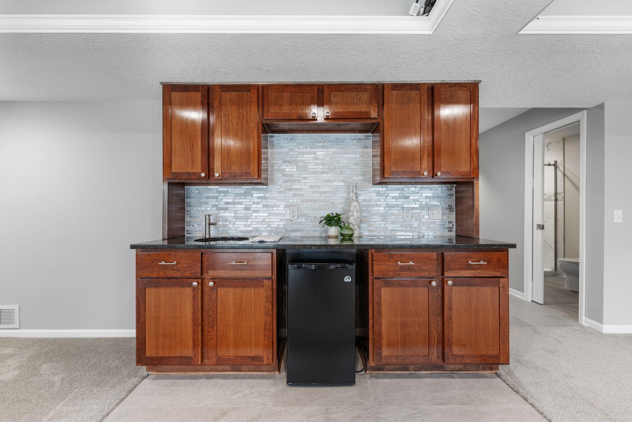 6709 Urbandale Lane N