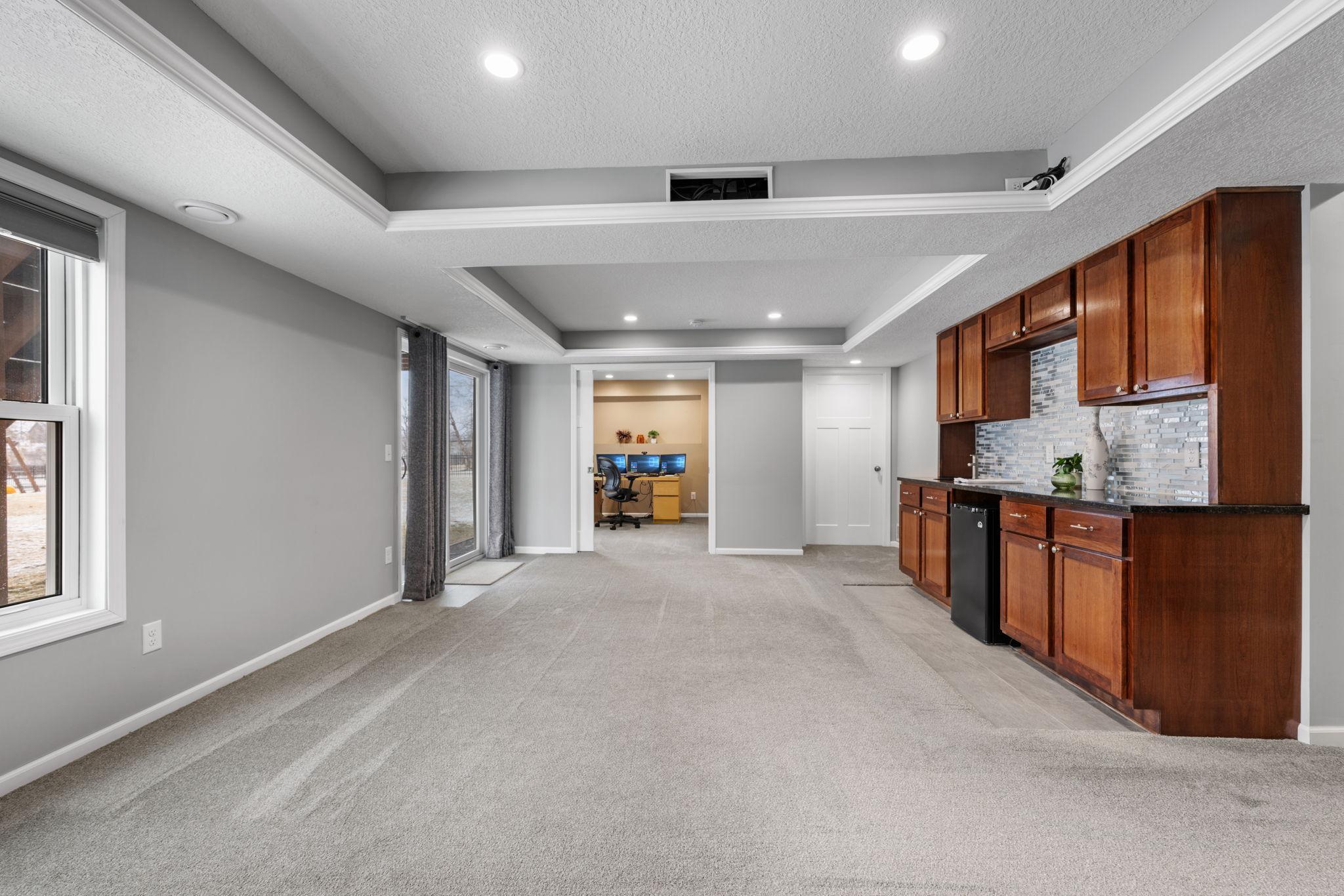 6709 Urbandale Lane N