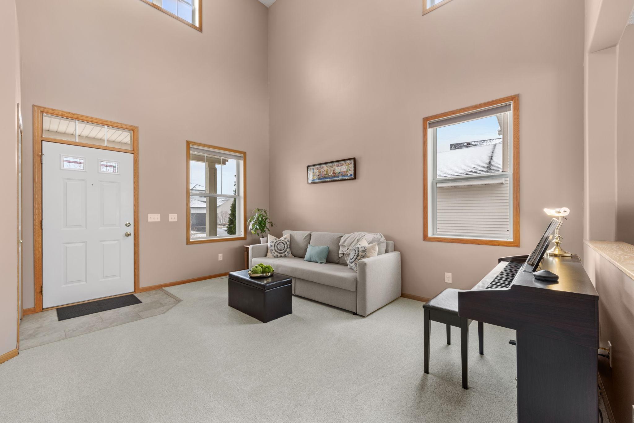 6709 Urbandale Lane N