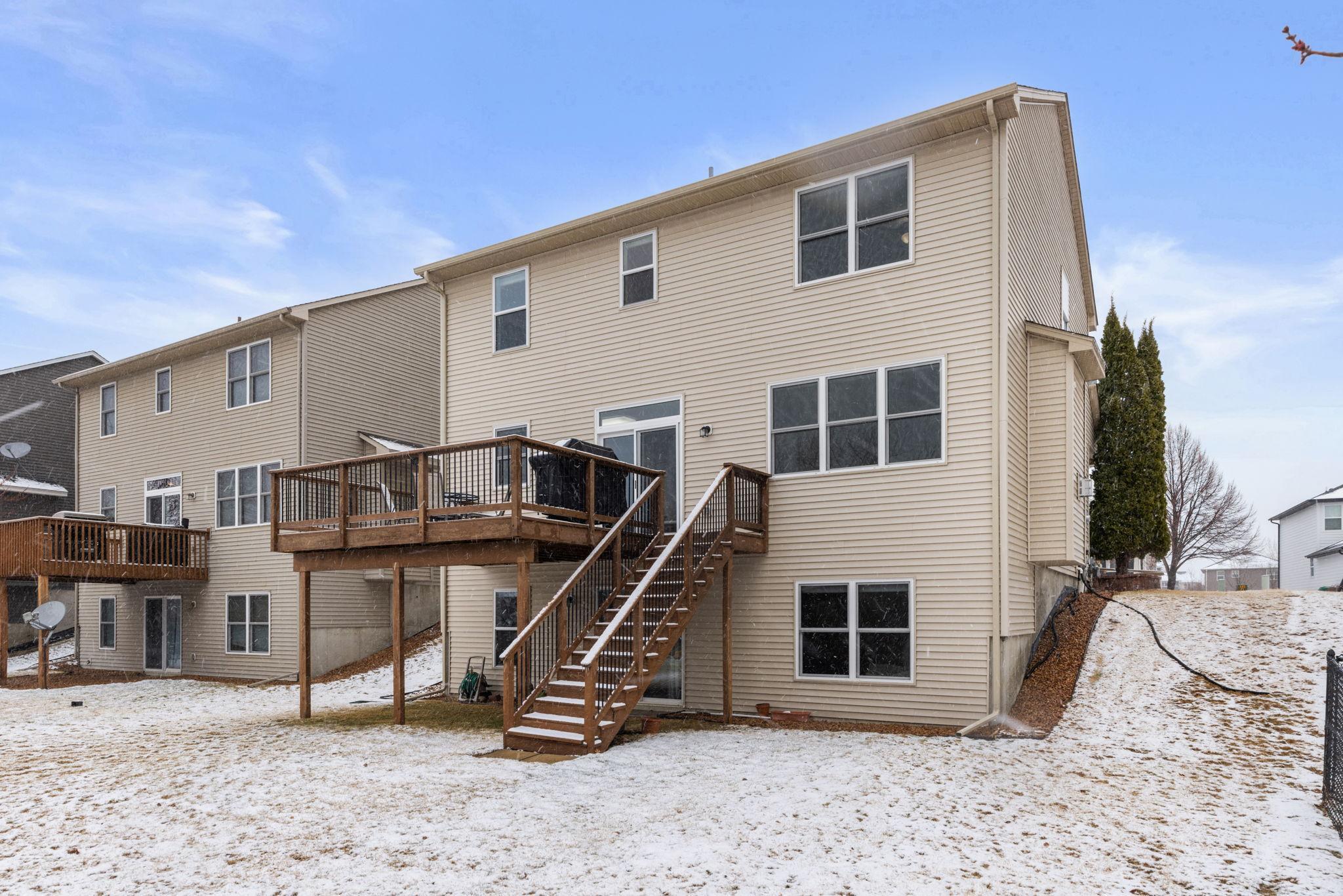 6709 Urbandale Lane N