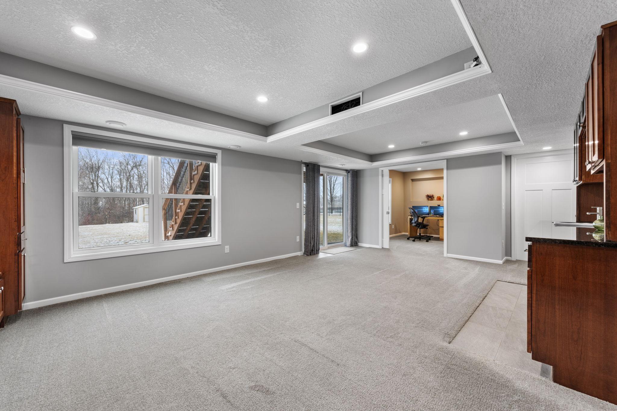 6709 Urbandale Lane N