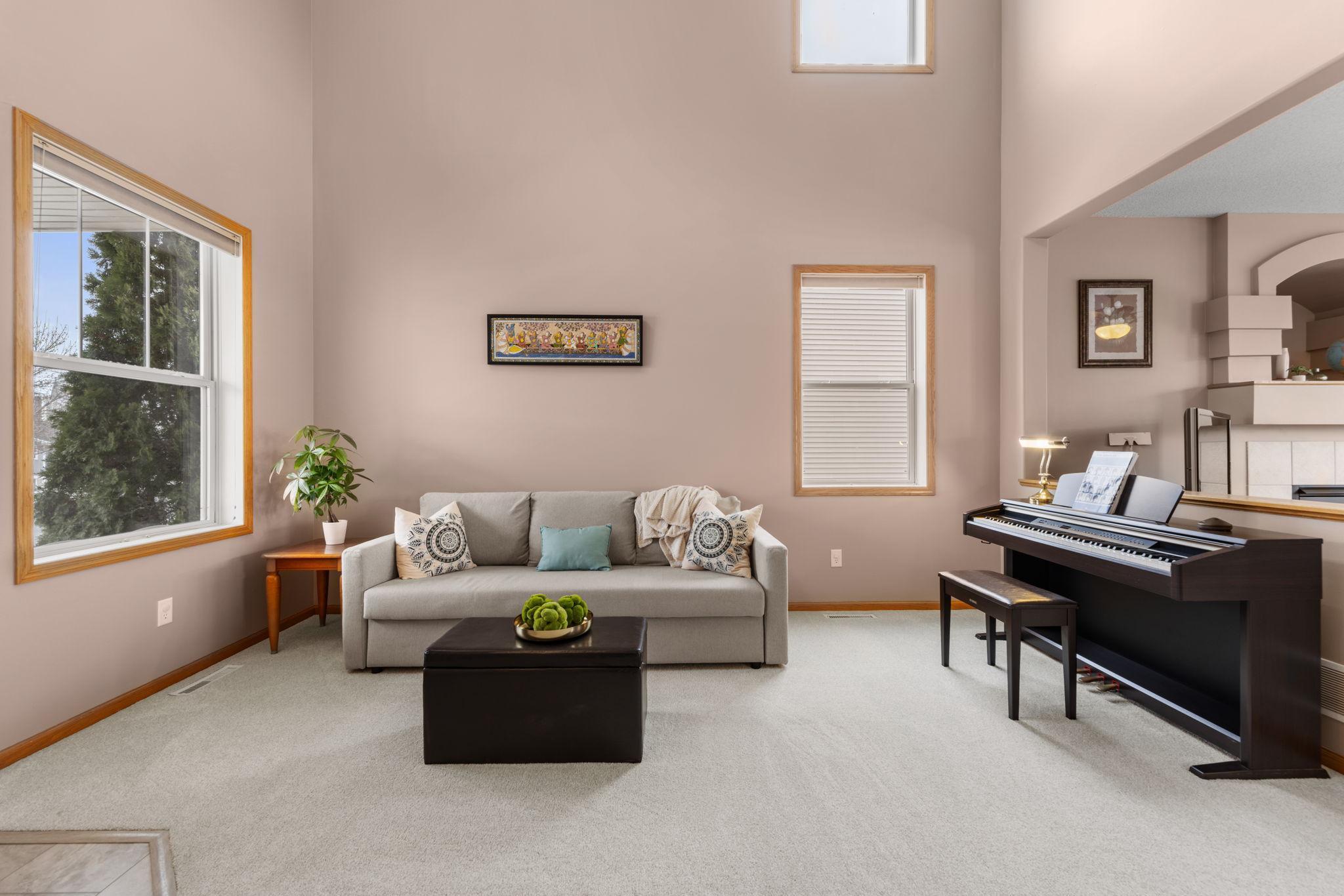 6709 Urbandale Lane N