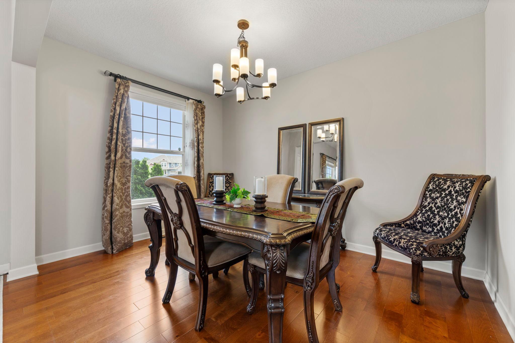 19391 Bridle Path