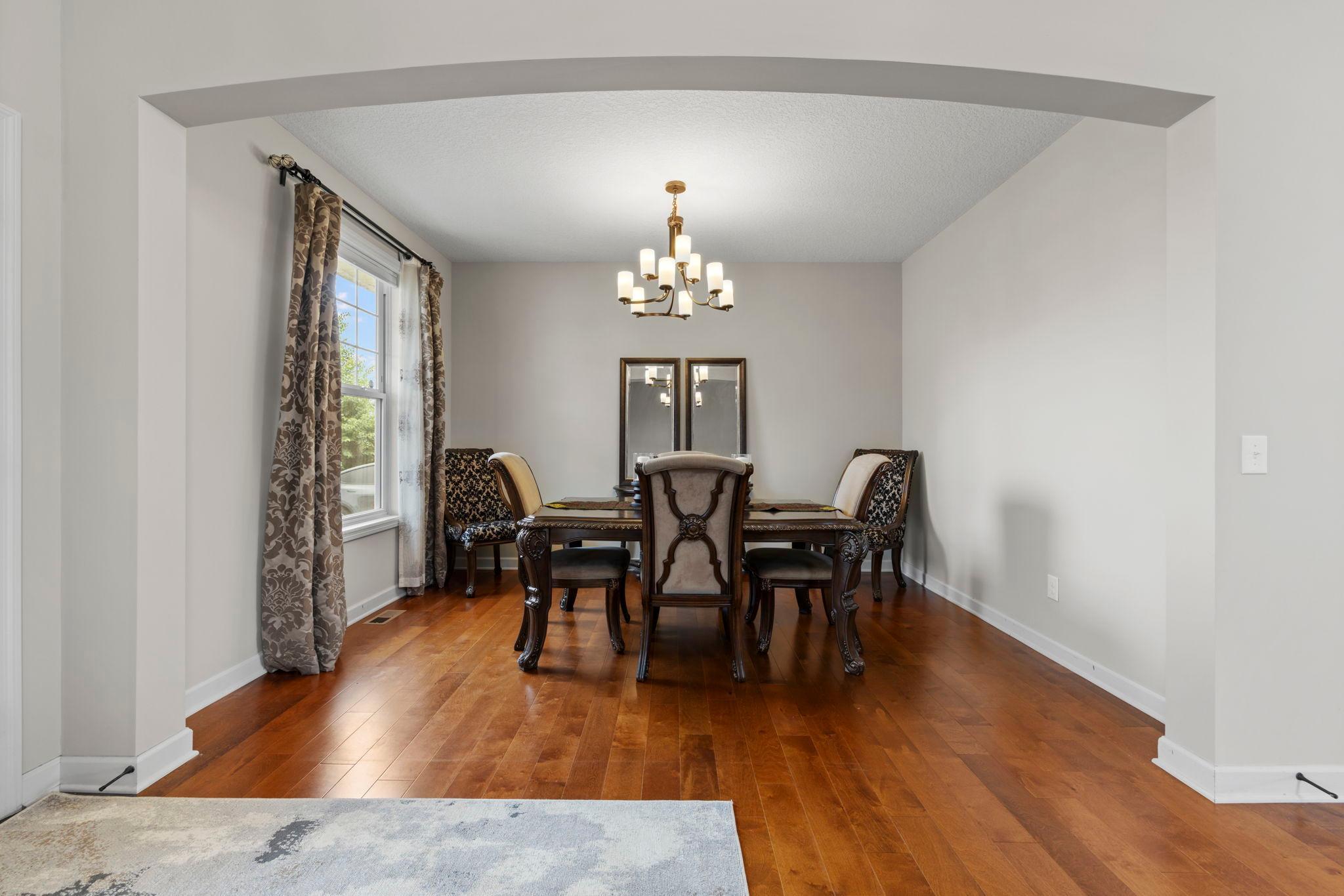 19391 Bridle Path