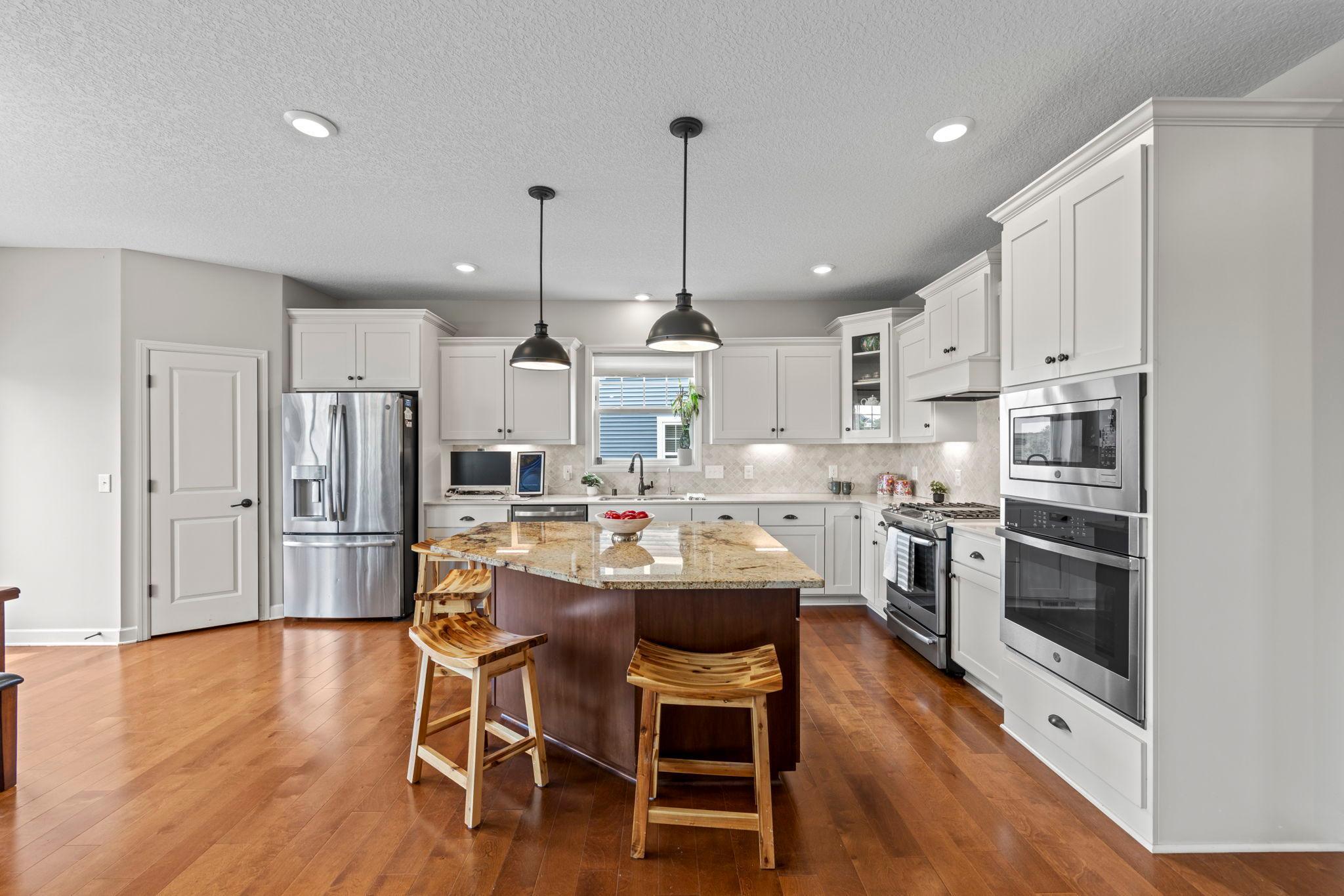 19391 Bridle Path