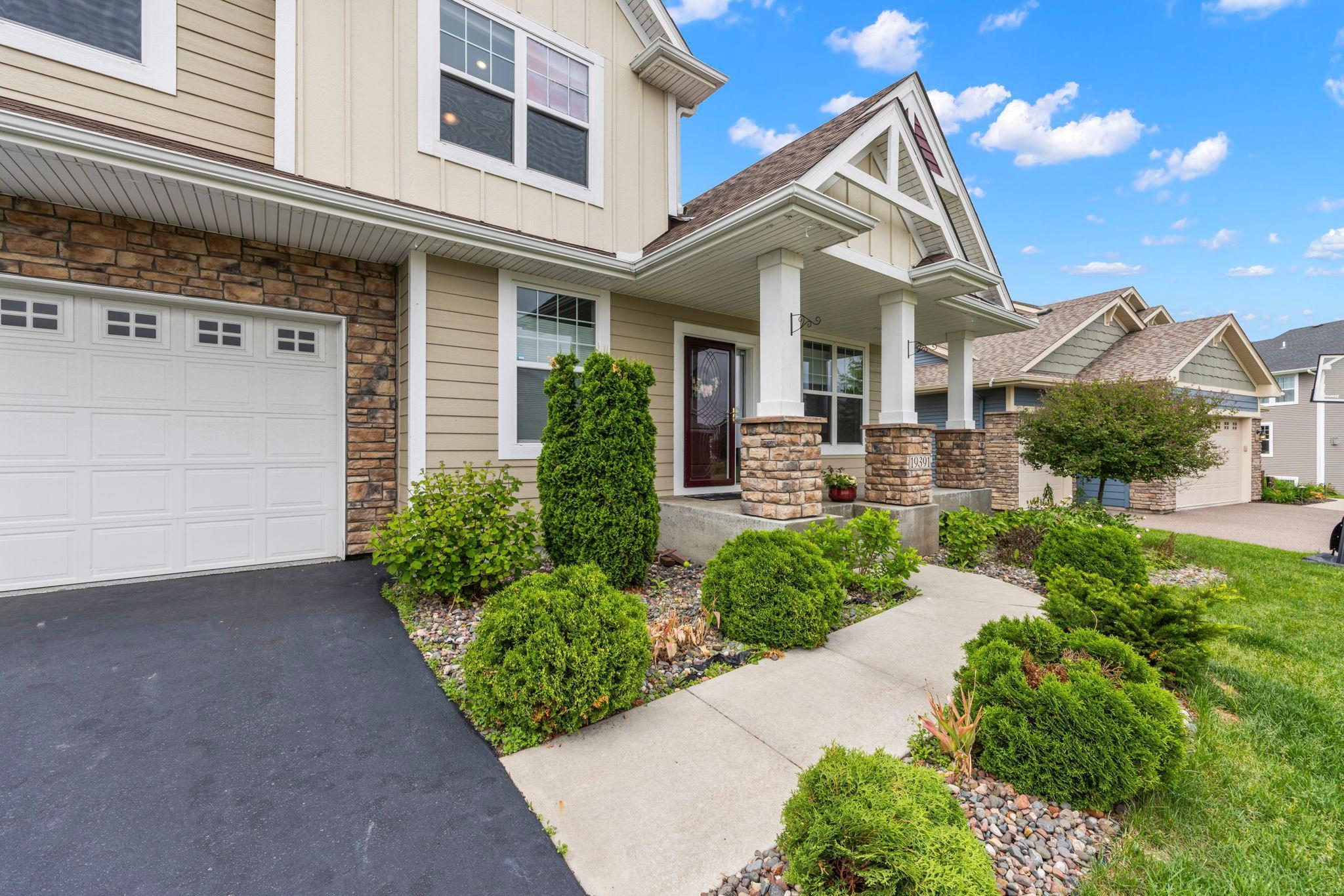 19391 Bridle Path