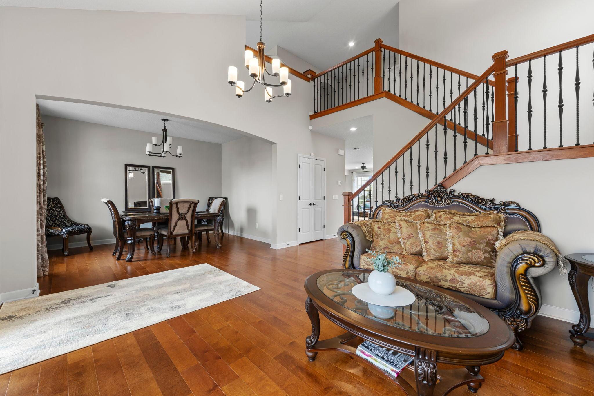 19391 Bridle Path