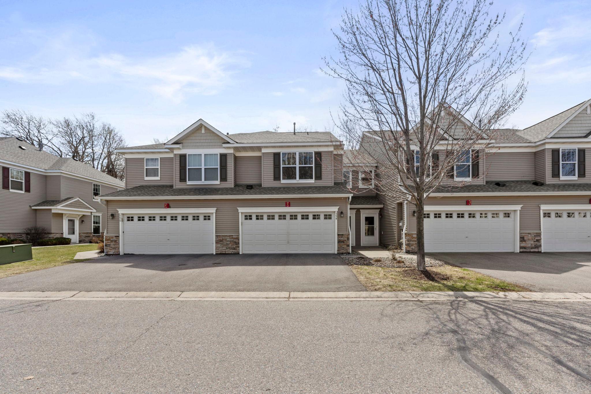 554 Lomianki Lane NE