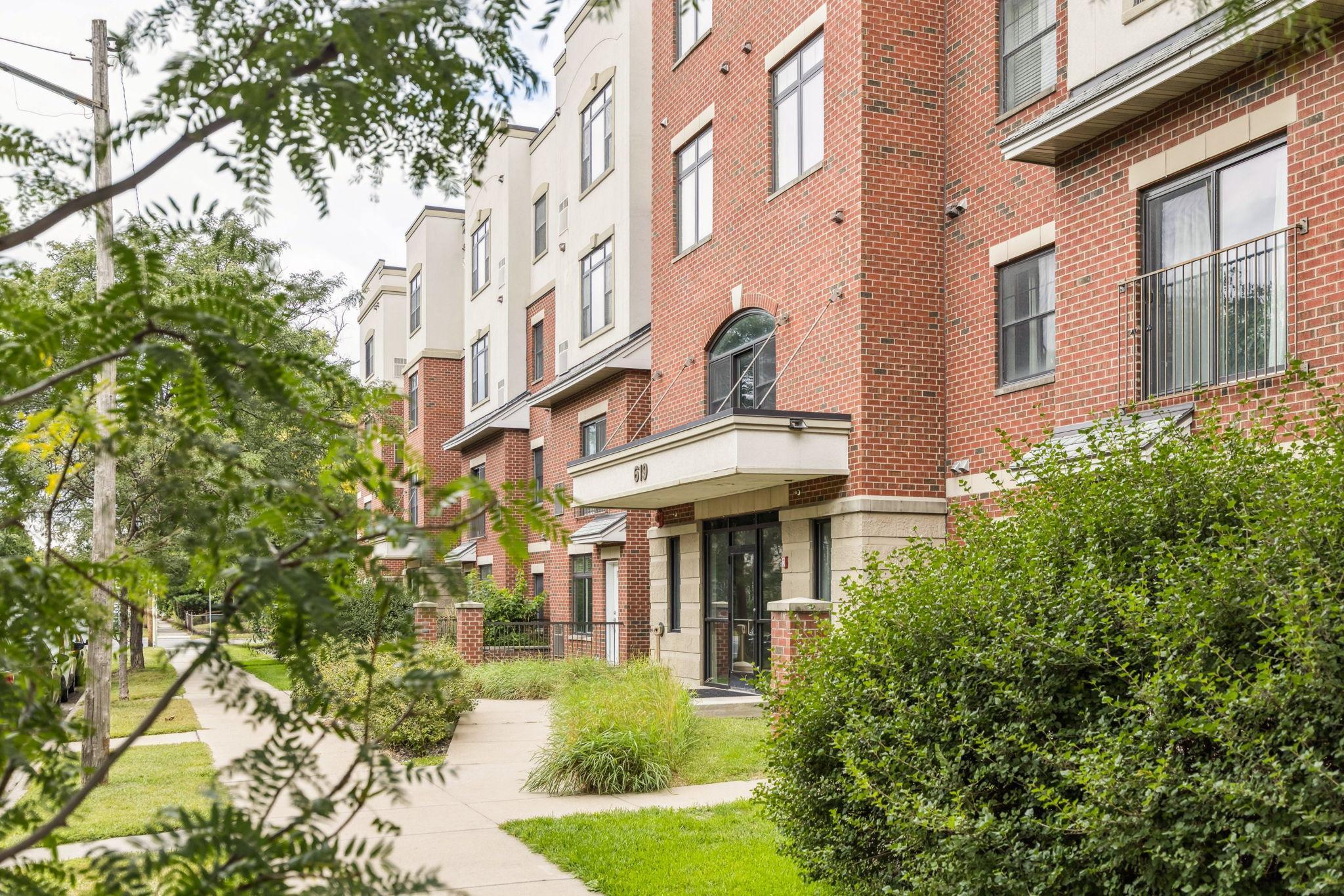 619 8th Street SE Unit: 208