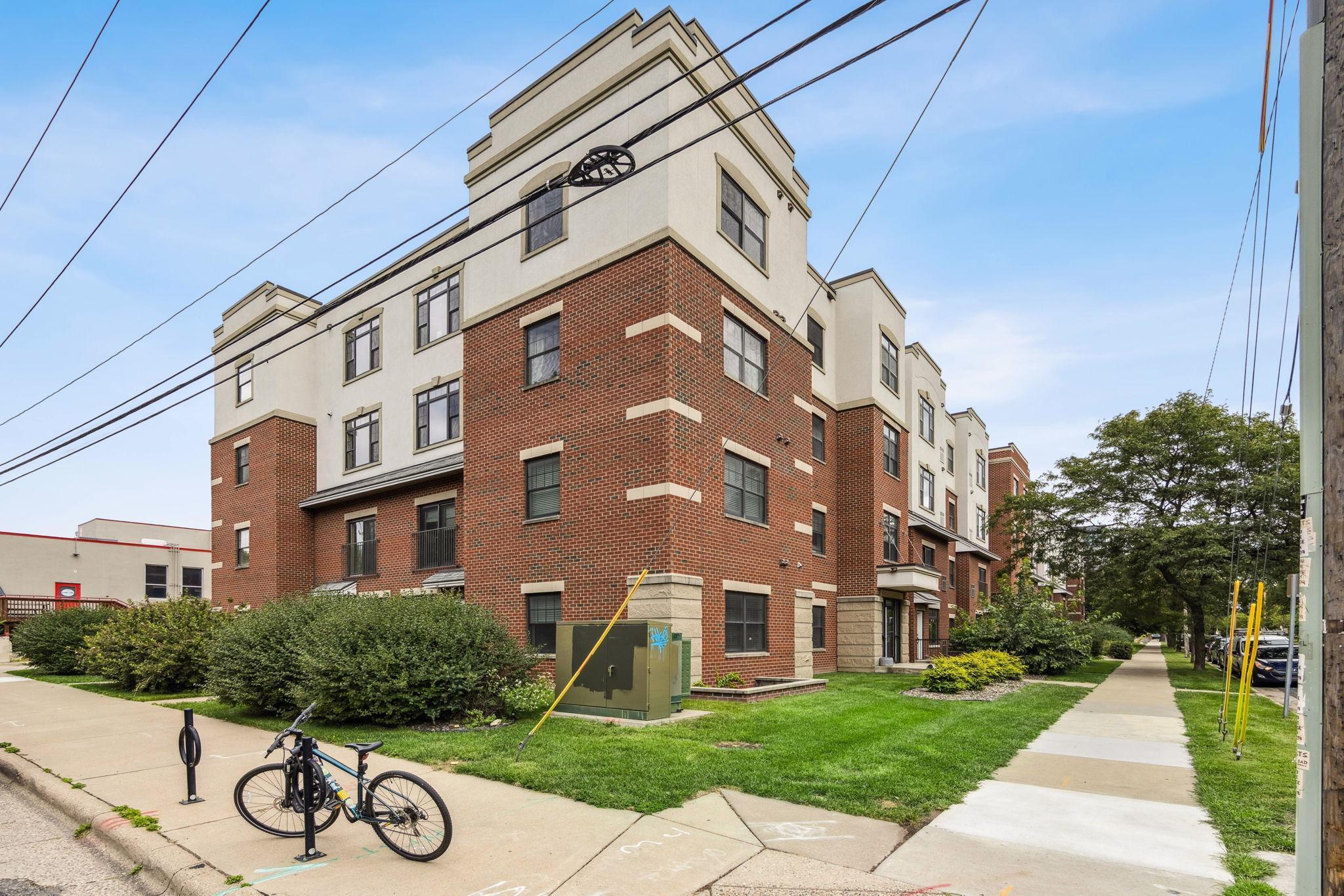 619 8th Street SE Unit: 208