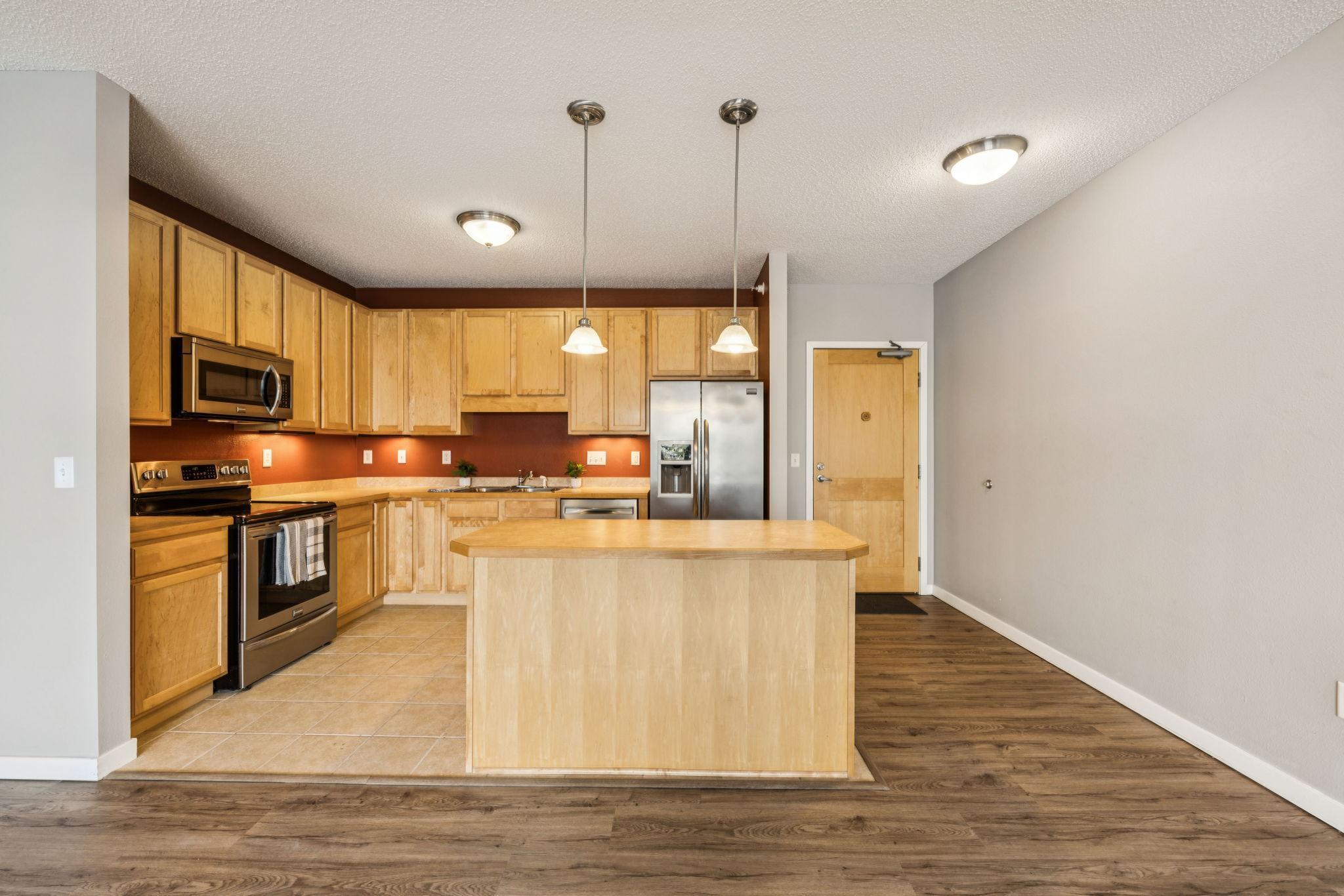 619 8th Street SE Unit: 208