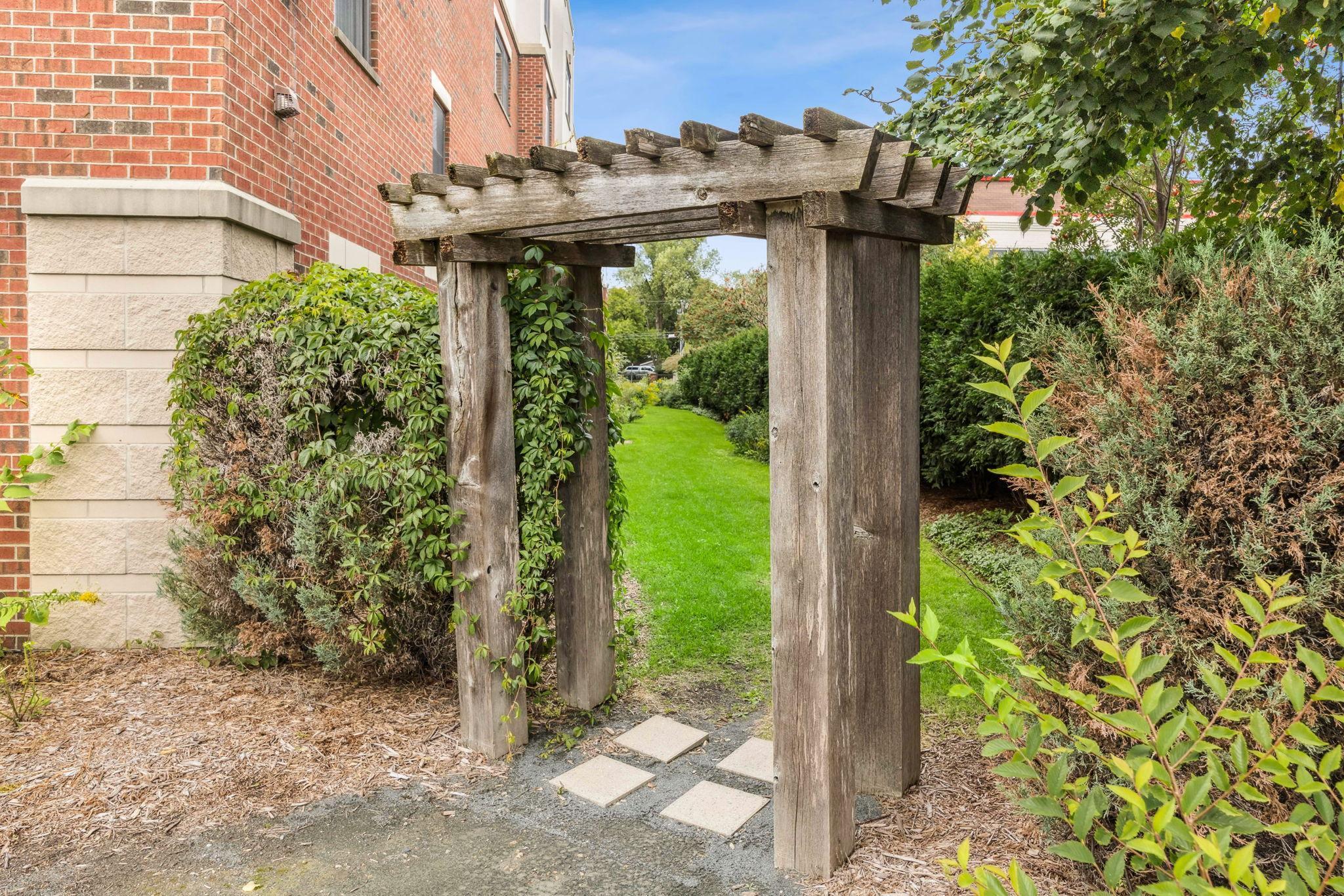 619 8th Street SE Unit: 208