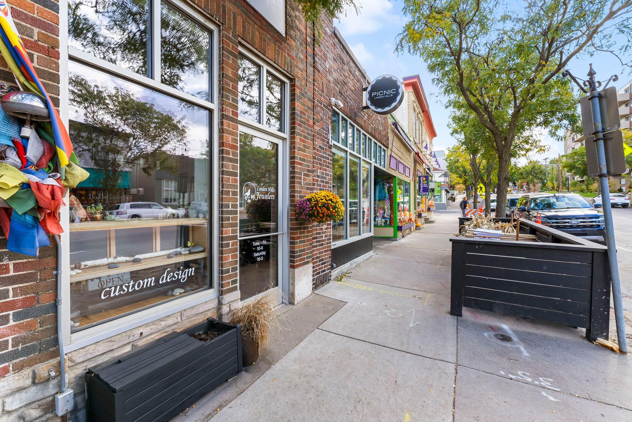 4327 Abbott Avenue S