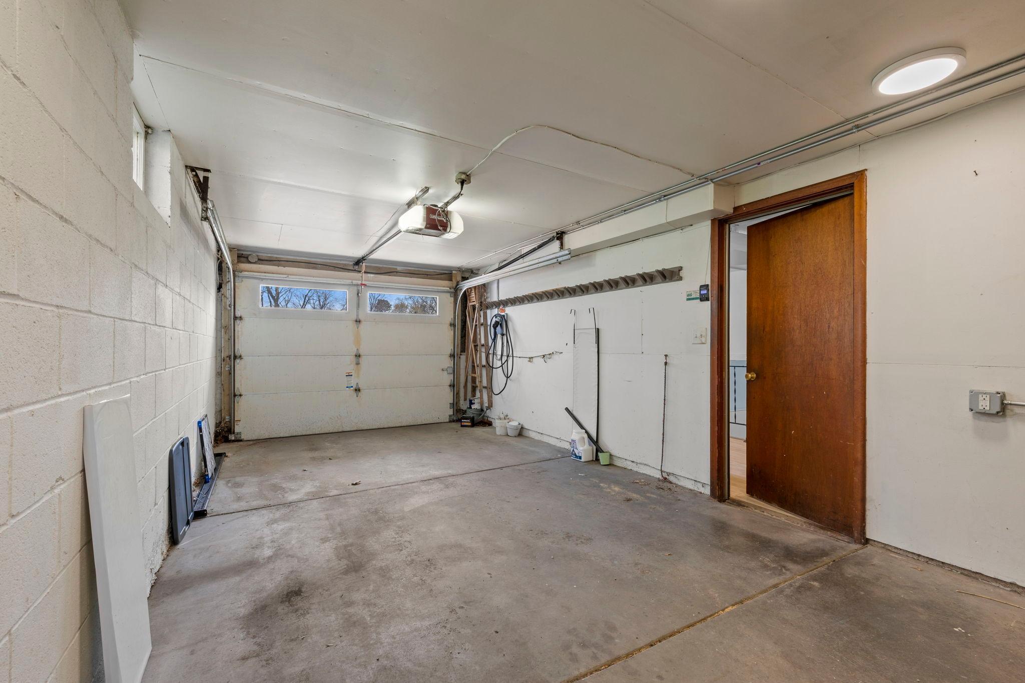 3645 Robinwood Ter
