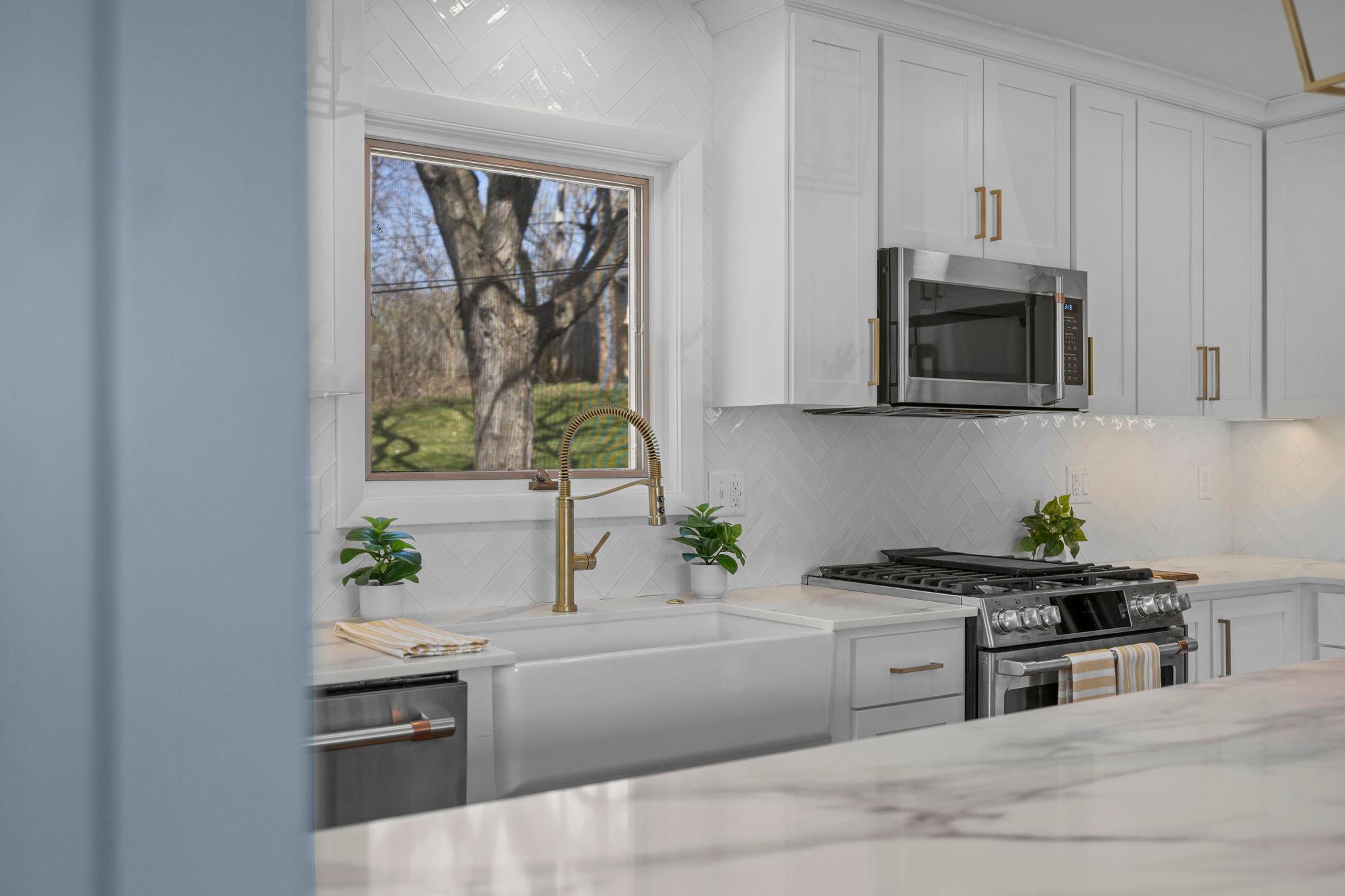 3645 Robinwood Ter