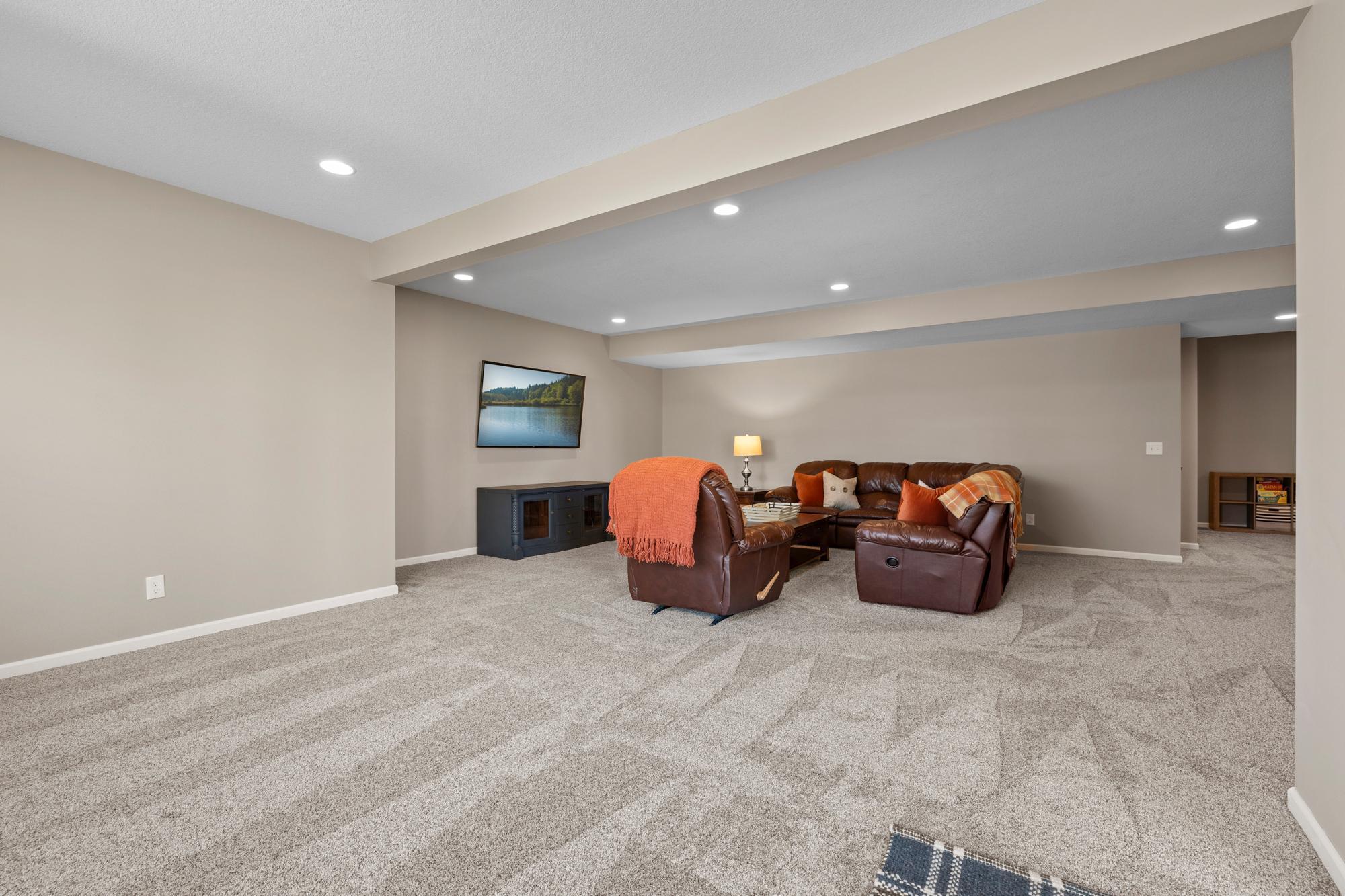 10834 Knollwood Court
