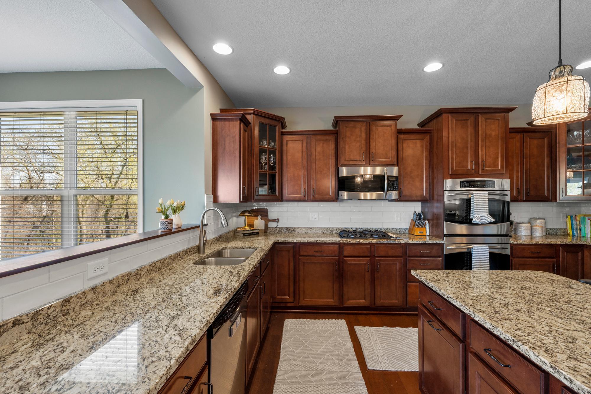 10834 Knollwood Court