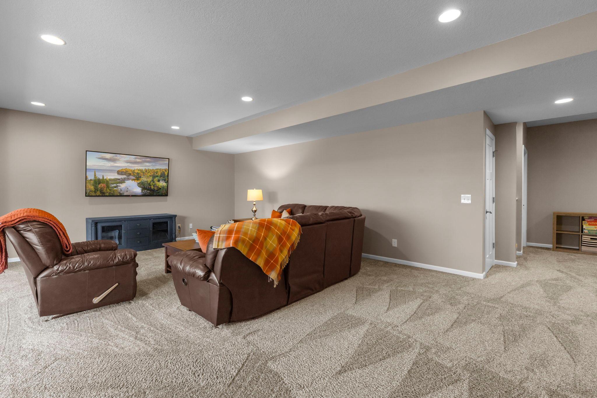 10834 Knollwood Court