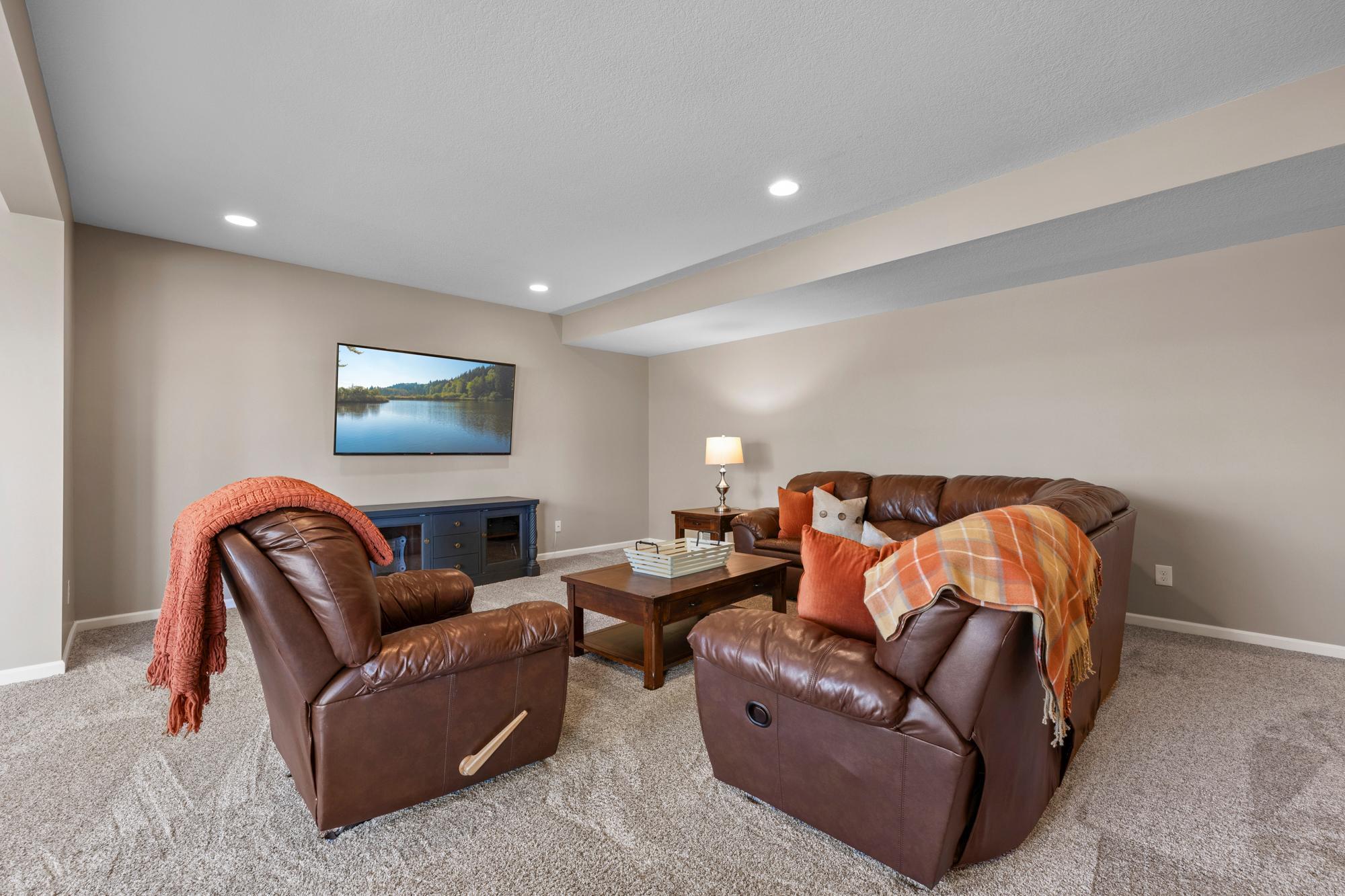 10834 Knollwood Court