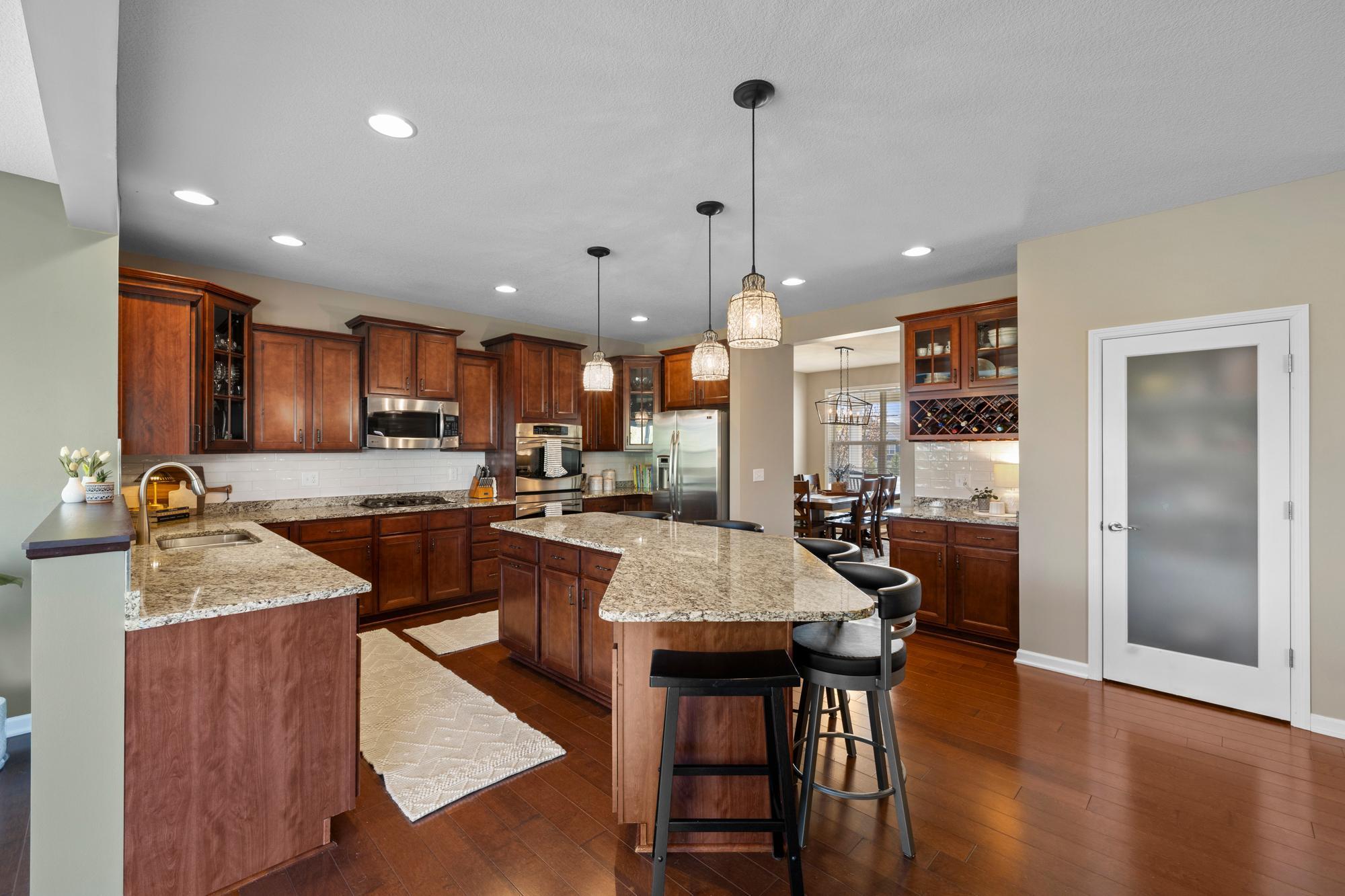 10834 Knollwood Court