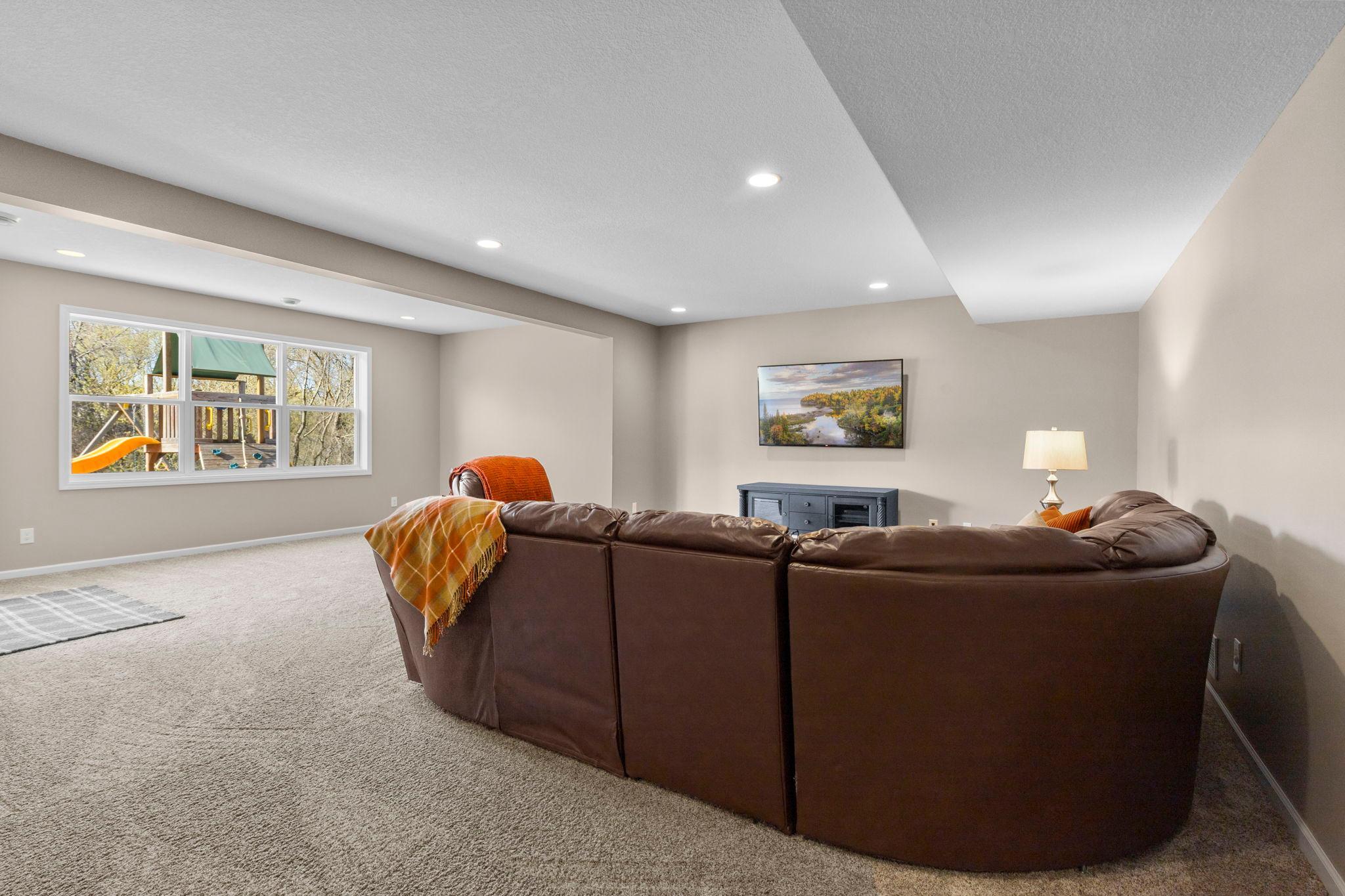 10834 Knollwood Court