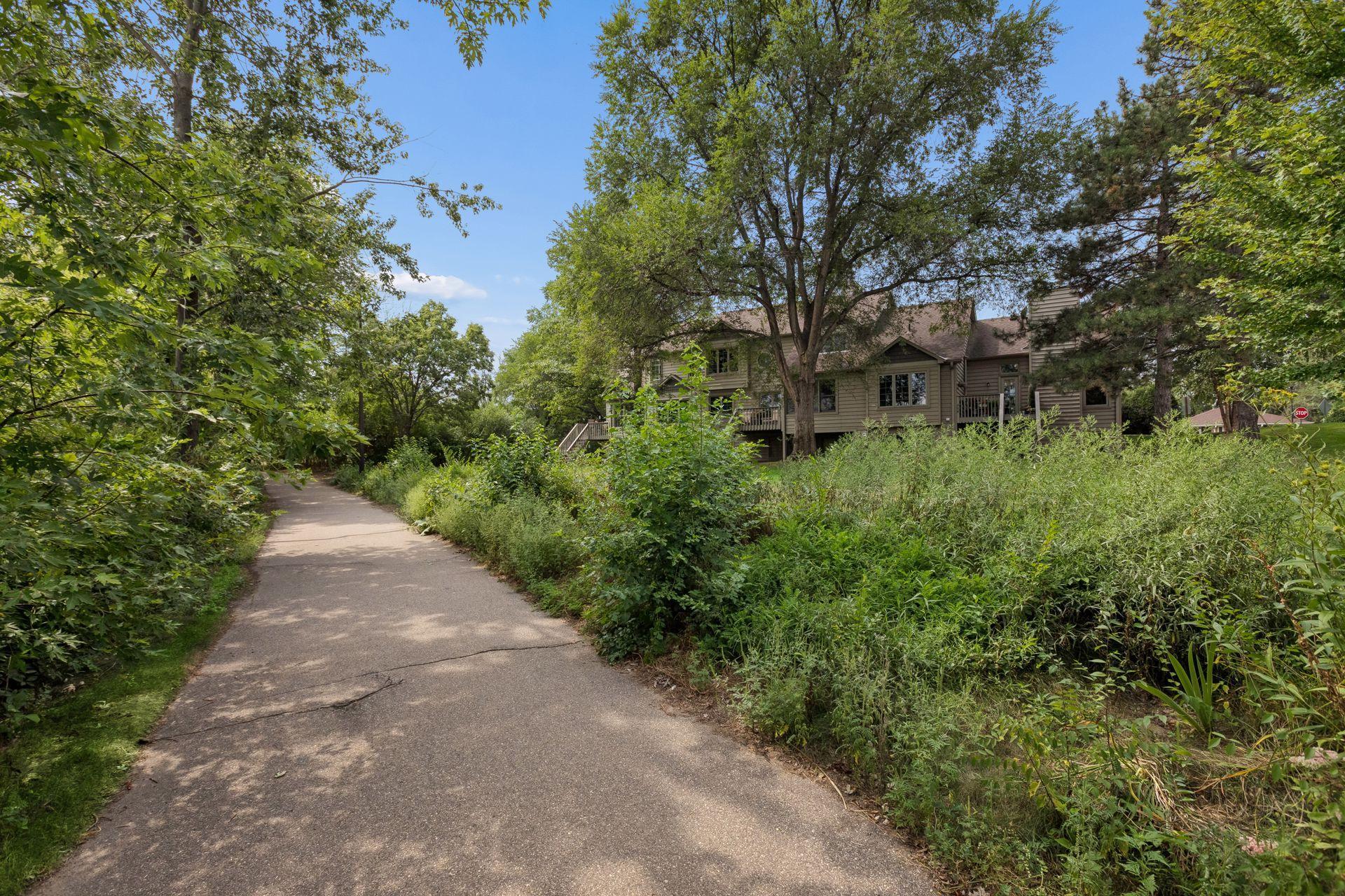 608 Sullivan Drive NE