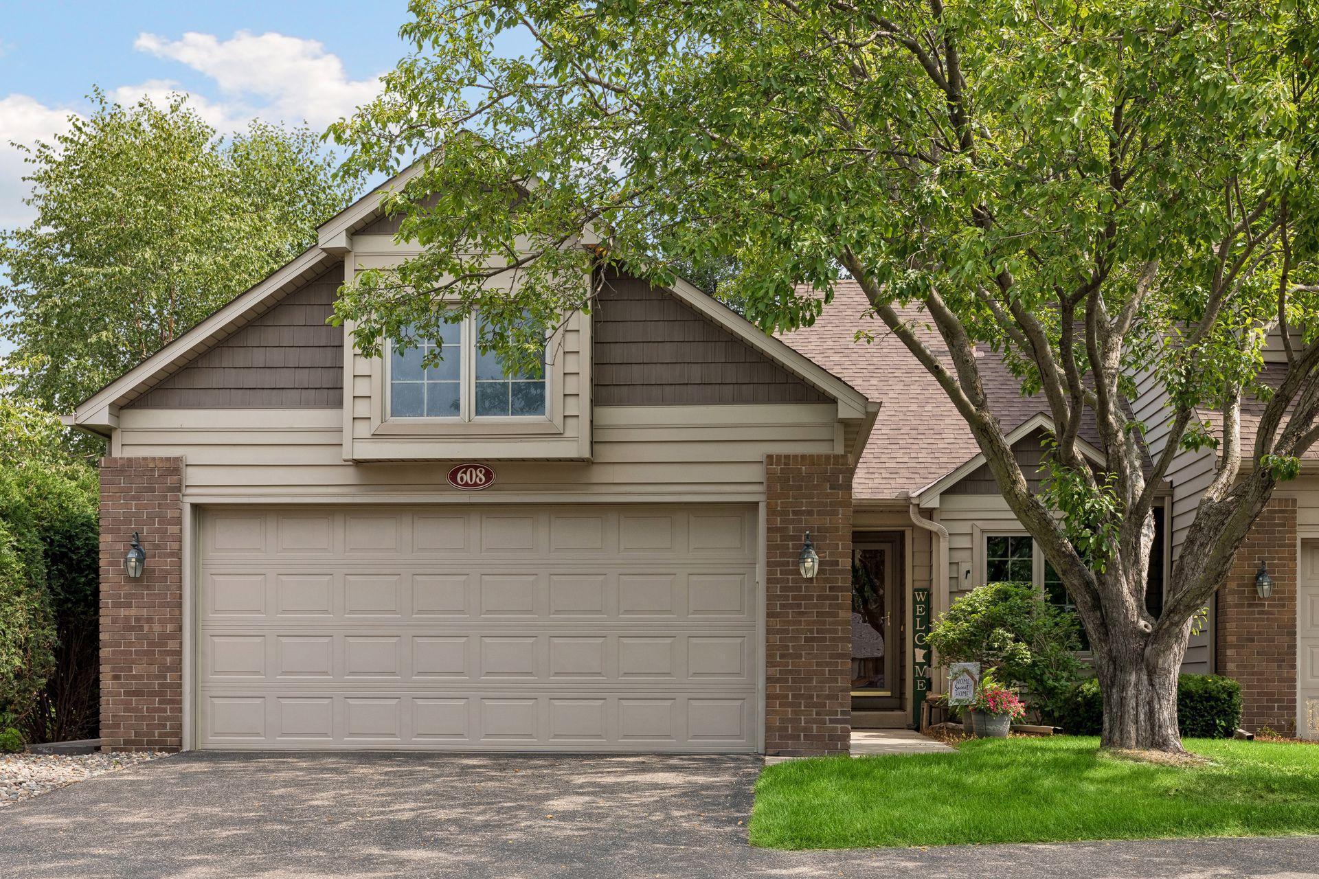 608 Sullivan Drive NE