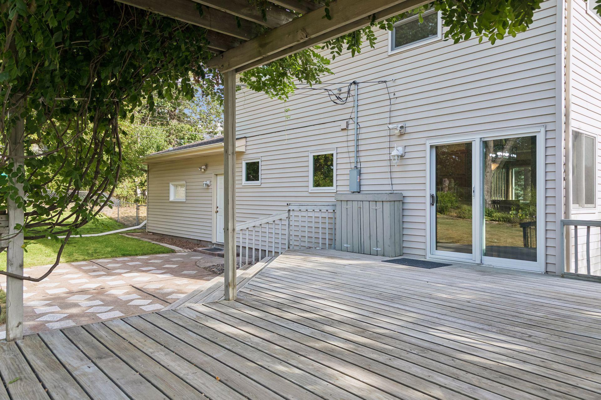 2525 Blomquist Avenue