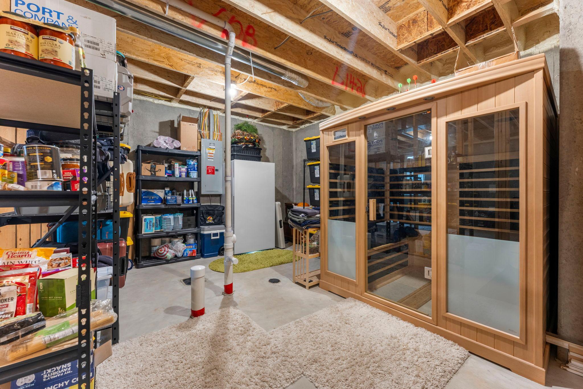 1420 Summit Court