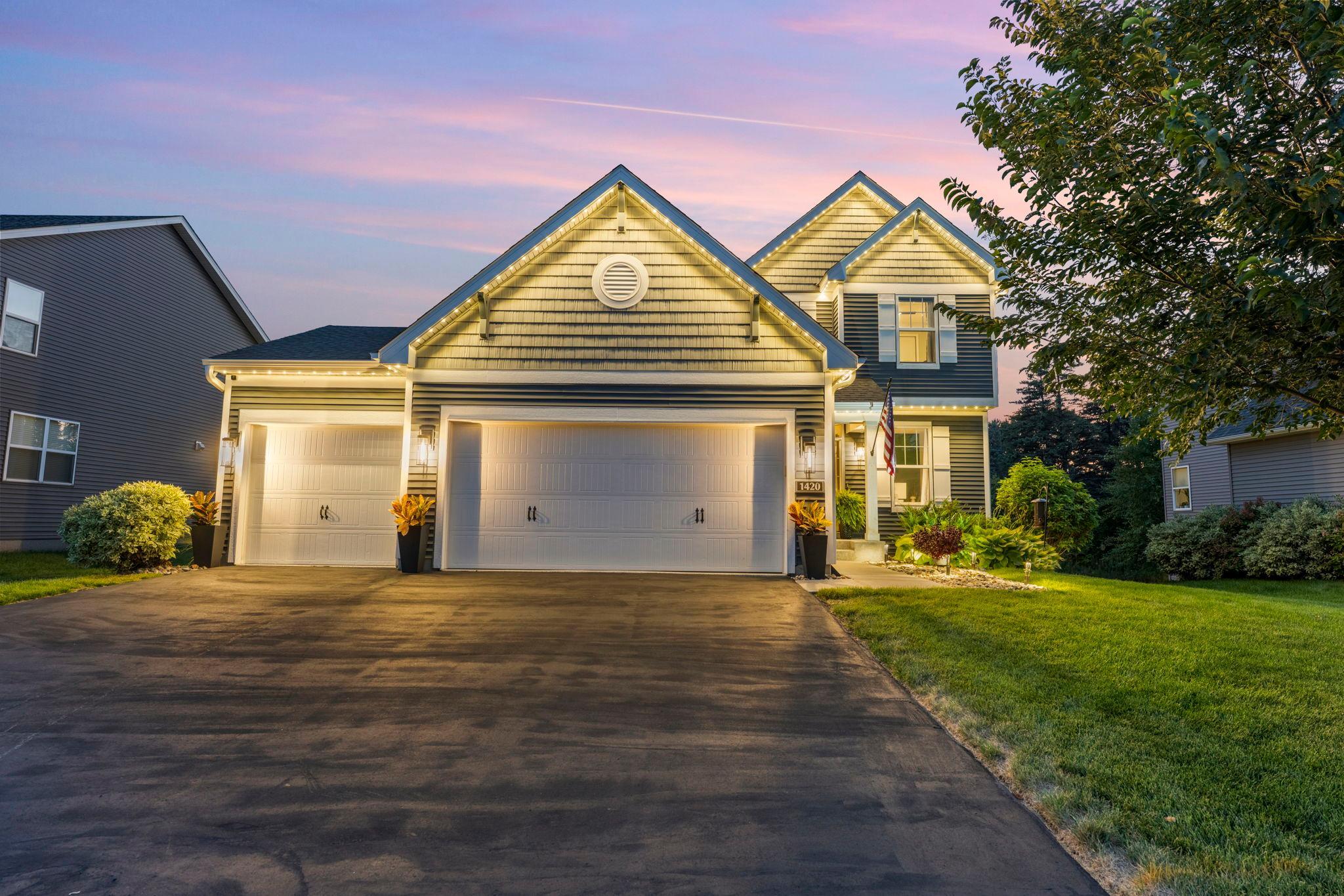 1420 Summit Court