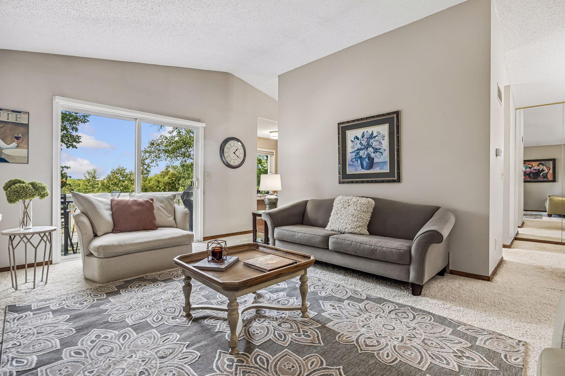 5225 Beachside Drive