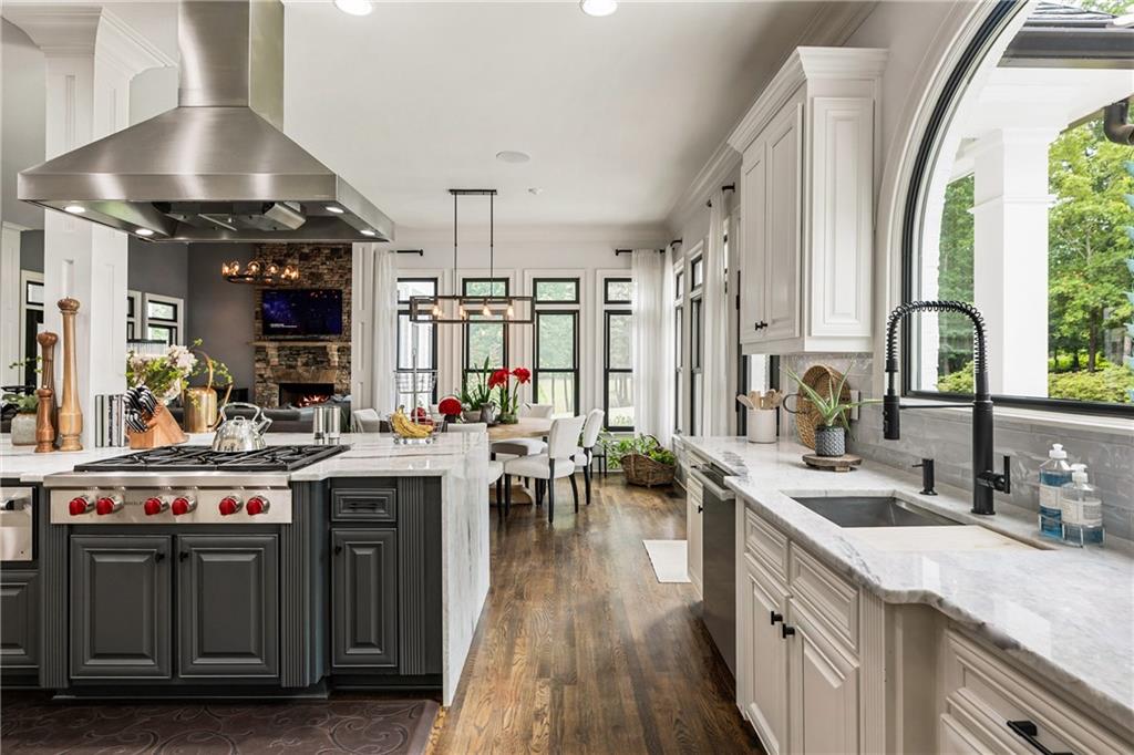 15595 Birmingham Highway