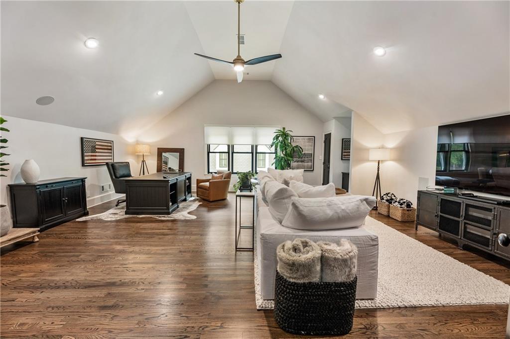 15595 Birmingham Highway