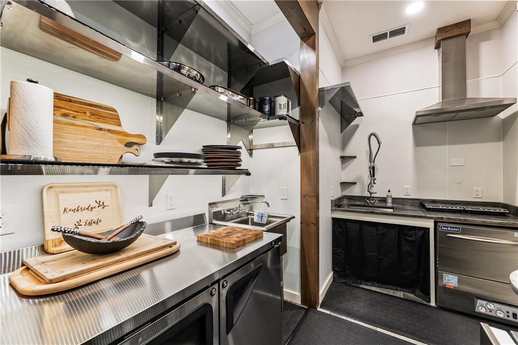 15595 Birmingham Highway