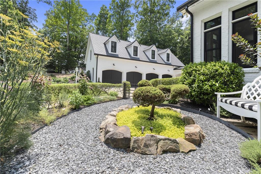 15595 Birmingham Highway