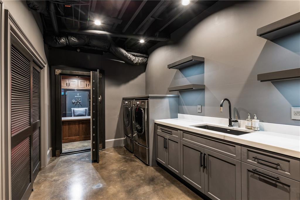 15595 Birmingham Highway