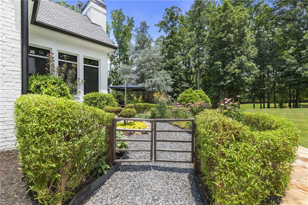 15595 Birmingham Highway